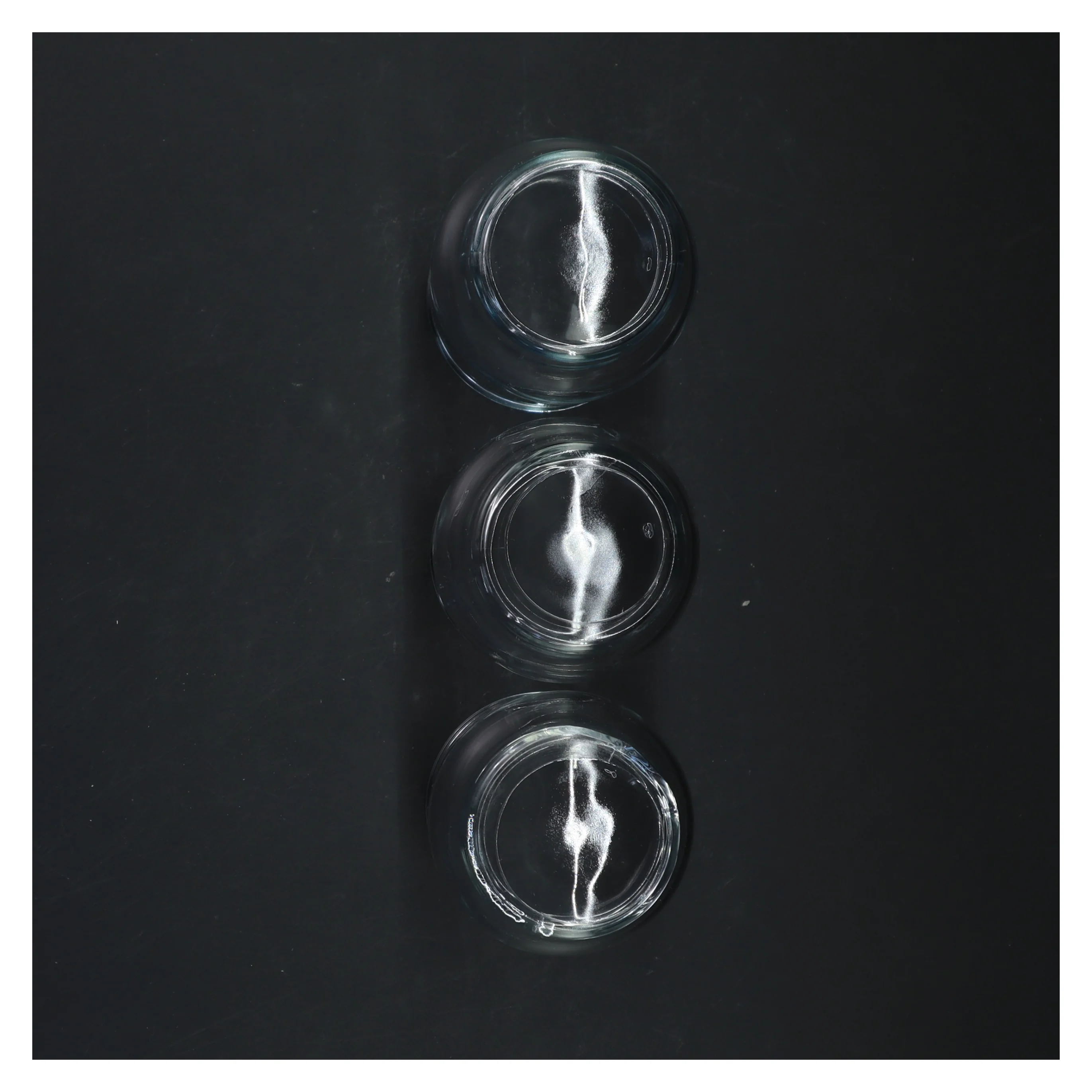 Tre glas (str. 10,5x6,5 cm)