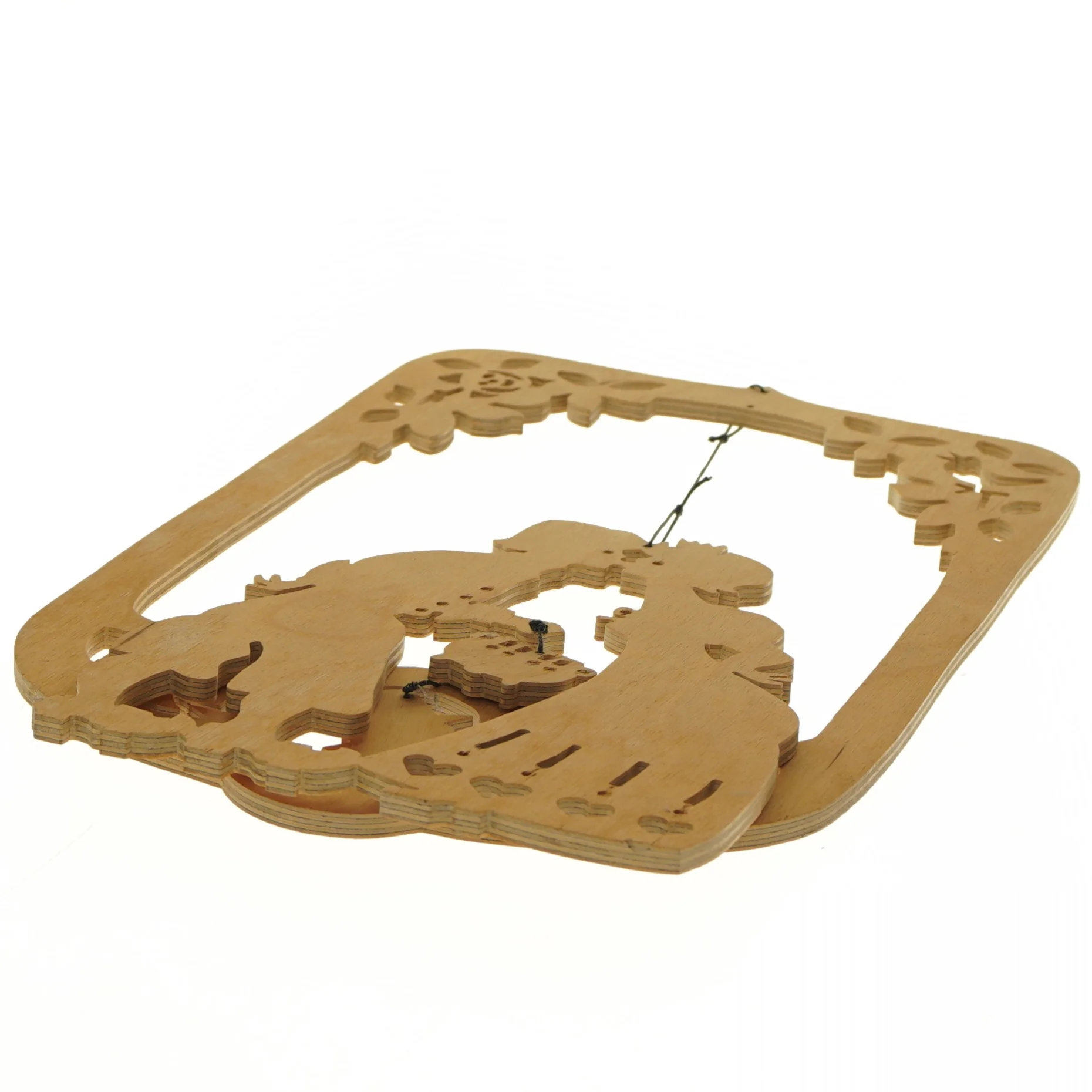 Træudsmykning med kyssende par (str. 36x23 cm)