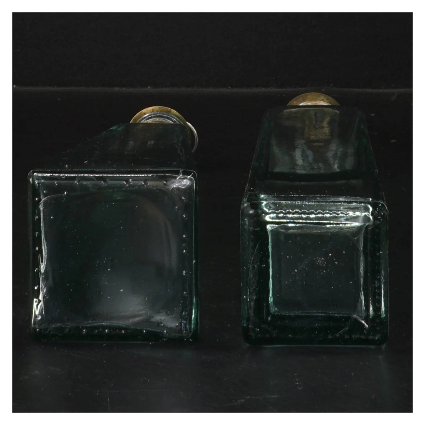 Glasflasker med metalprop (str. 25 cm)