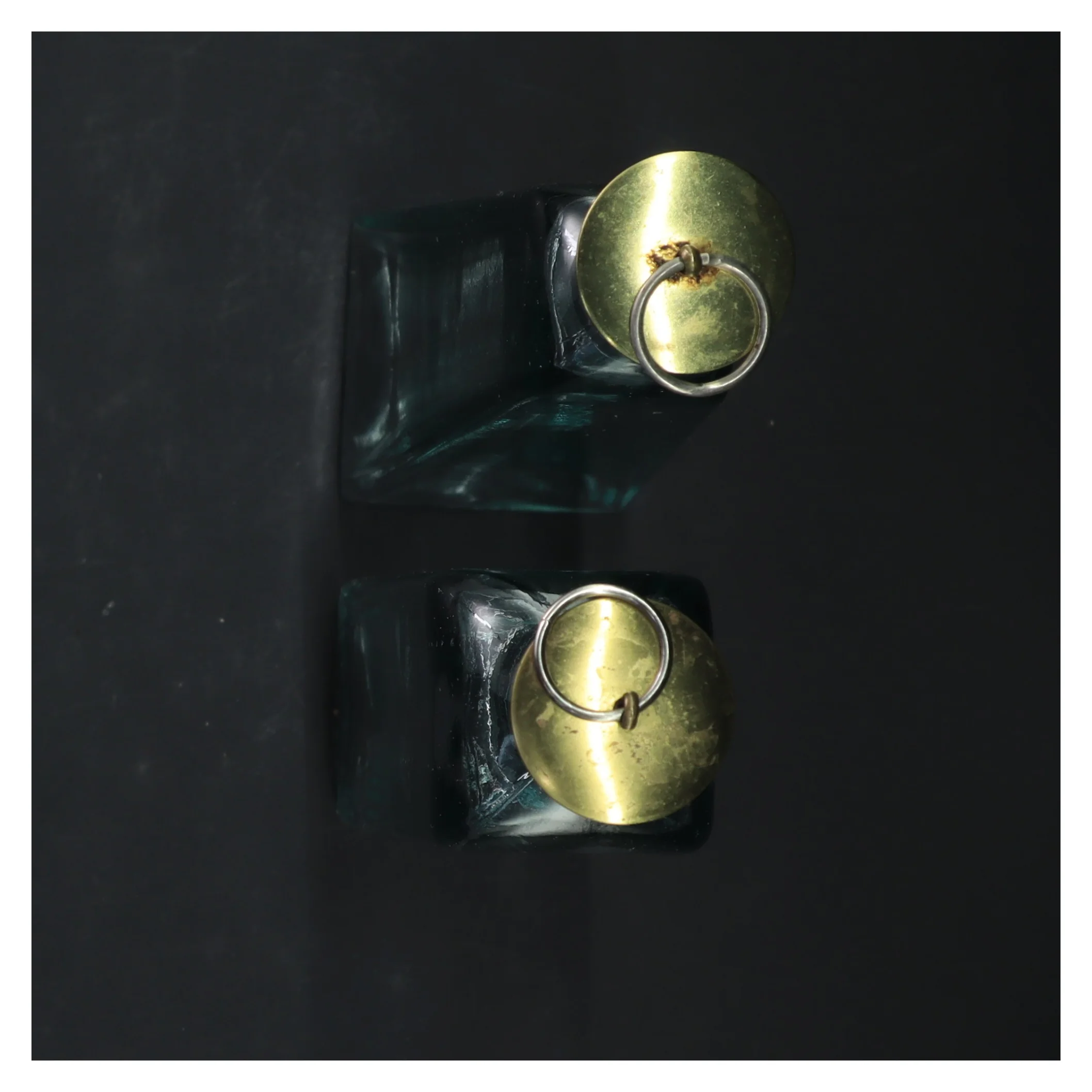 Glasflasker med metalprop (str. 25 cm)