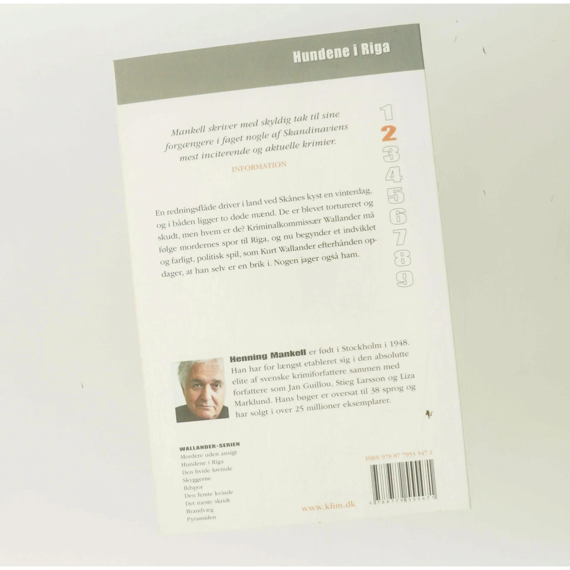 Hundene i Riga : en sag for kriminalkommissær Wallander af Henning Mankell (Bog)