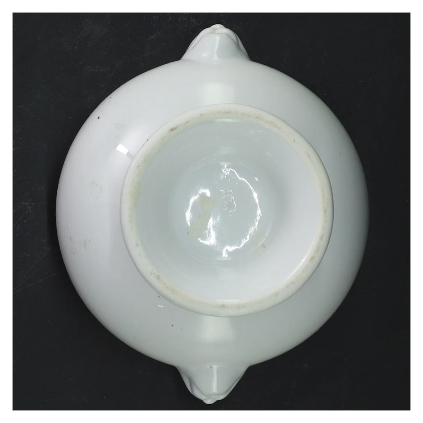 Hvid skål på fod (str. Ø 11 cm)