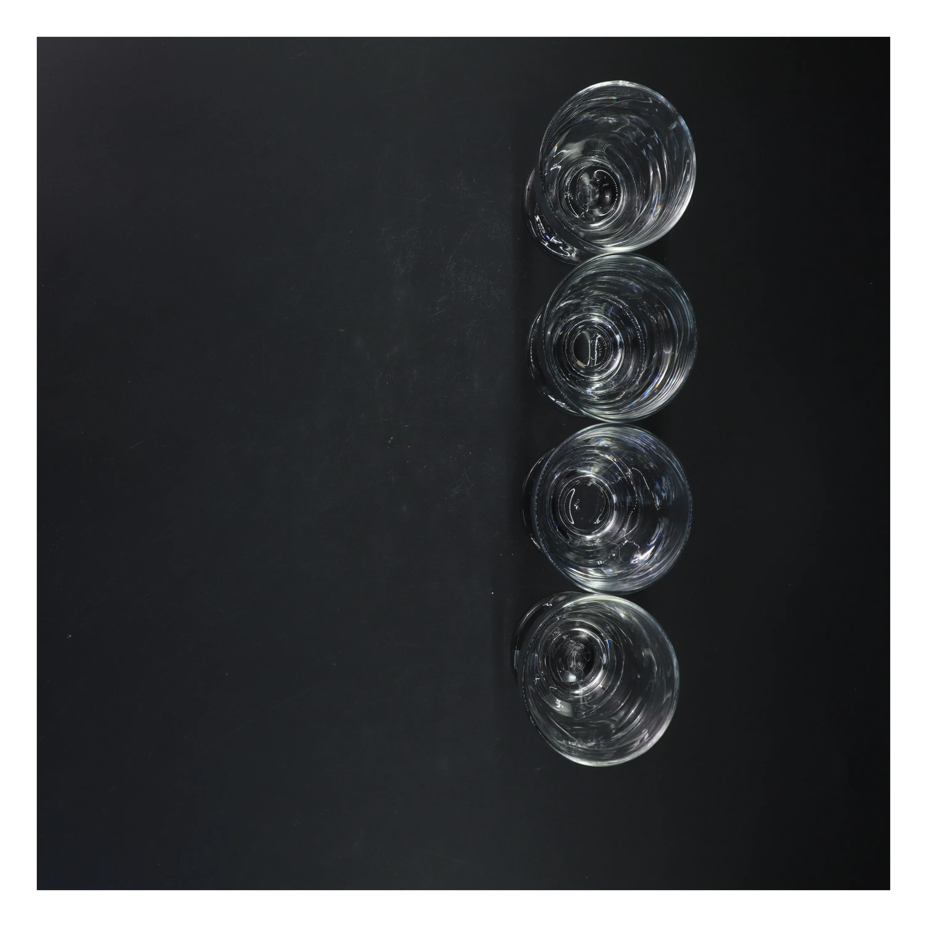 Flotte dessertglas med fod, 4 styk (har 2 annoncer - 8 glas ialt) (str. 11,5x7,5 cm, 4 styk cm)