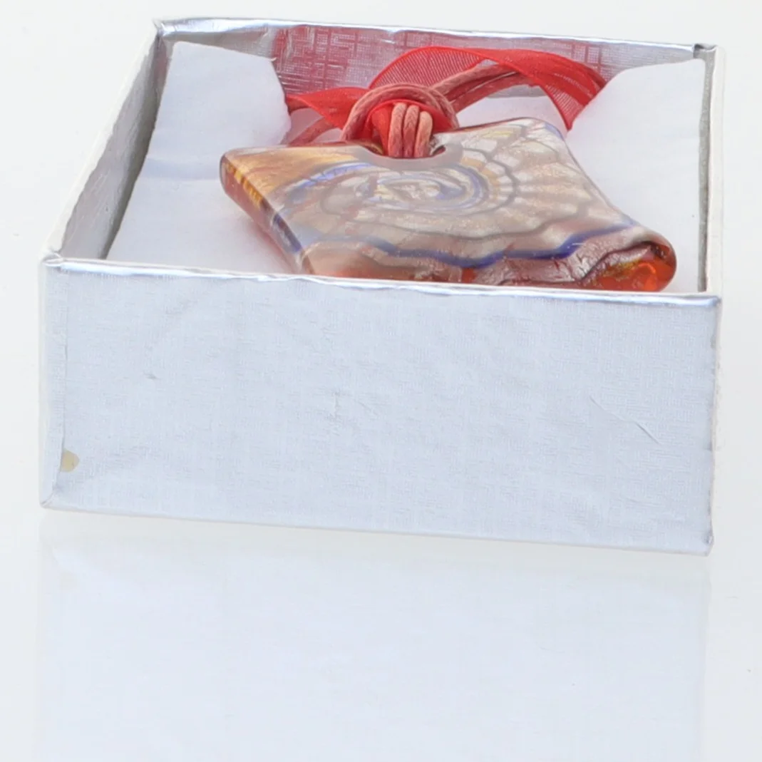 Italiensk håndlavet halssmykke (str. Kasse 9 x 6 cm)