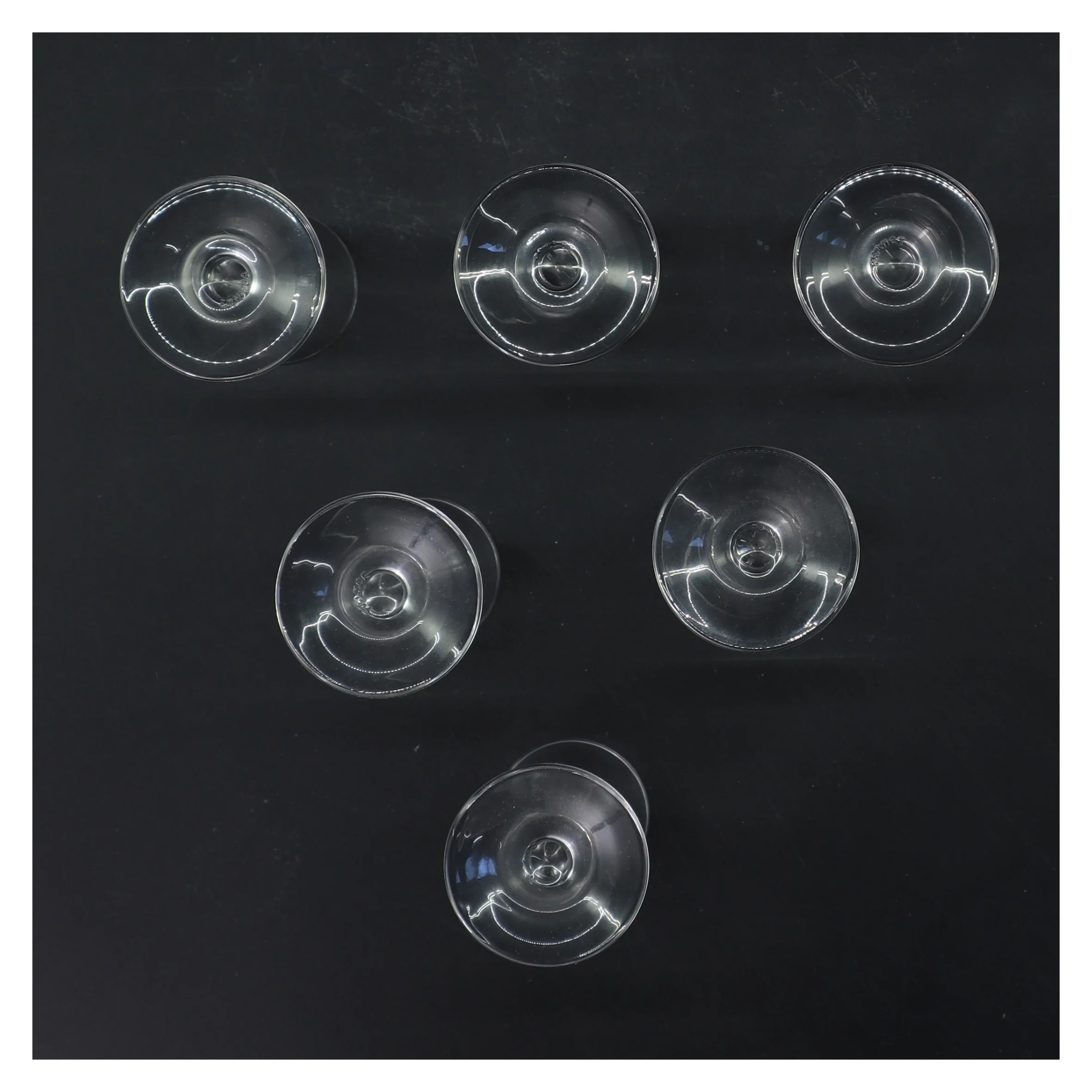 Sæt med seks glas til shots eller snaps (str. 6 stk Ø 4 cm længde 9,5 cm)