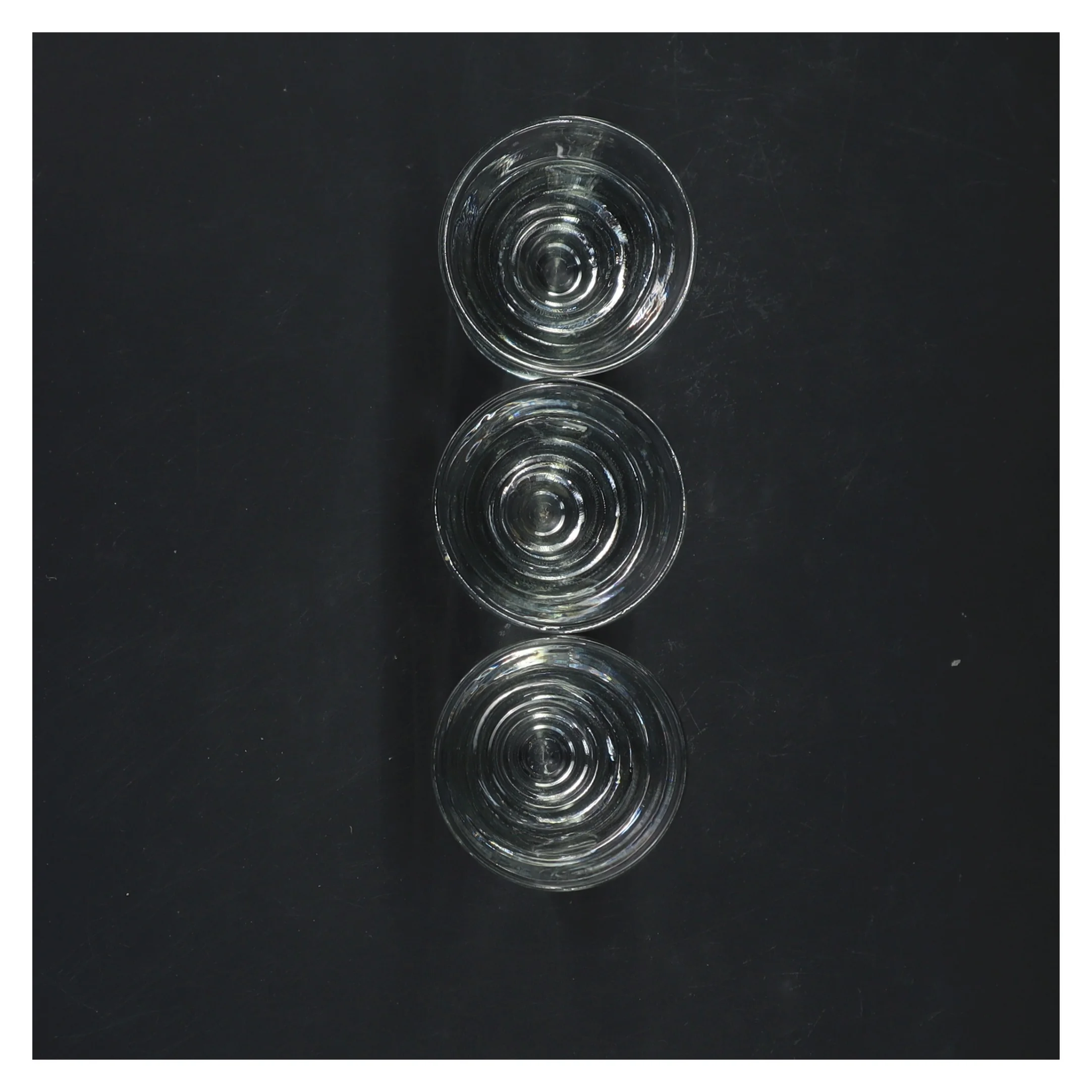 Sæt af tre små glas til shots eller snaps(str. 9x5,5 cm)