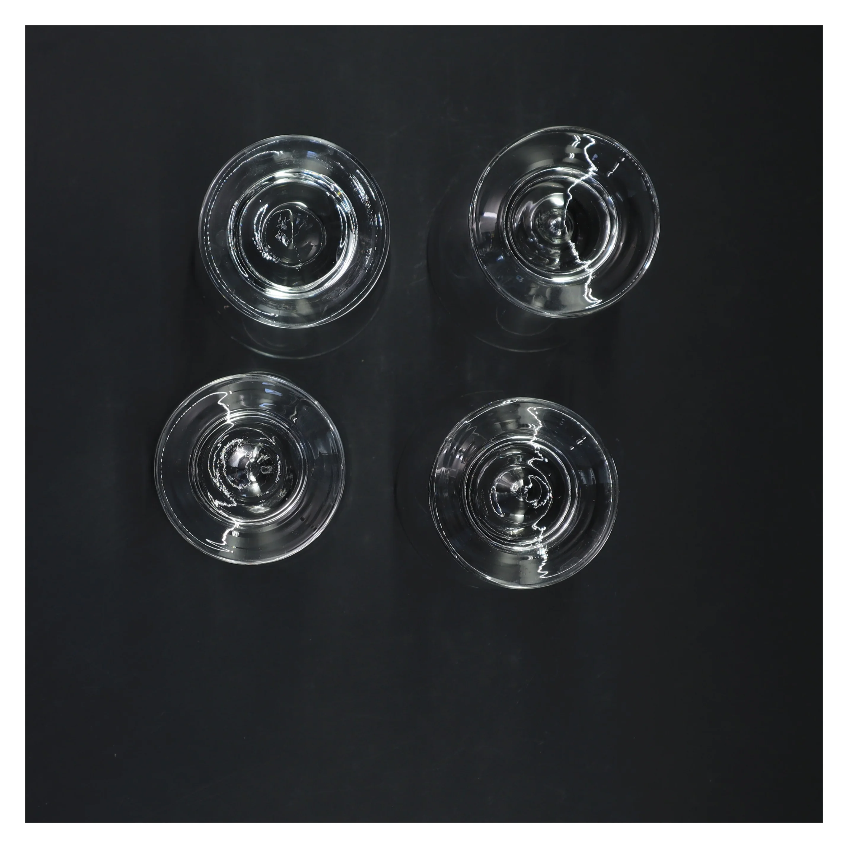 Flotte dessertglas 4 stk (har 2 annoncer - 8 glas ialt) (str. 11,5x7,5 cm, 4 styk cm)