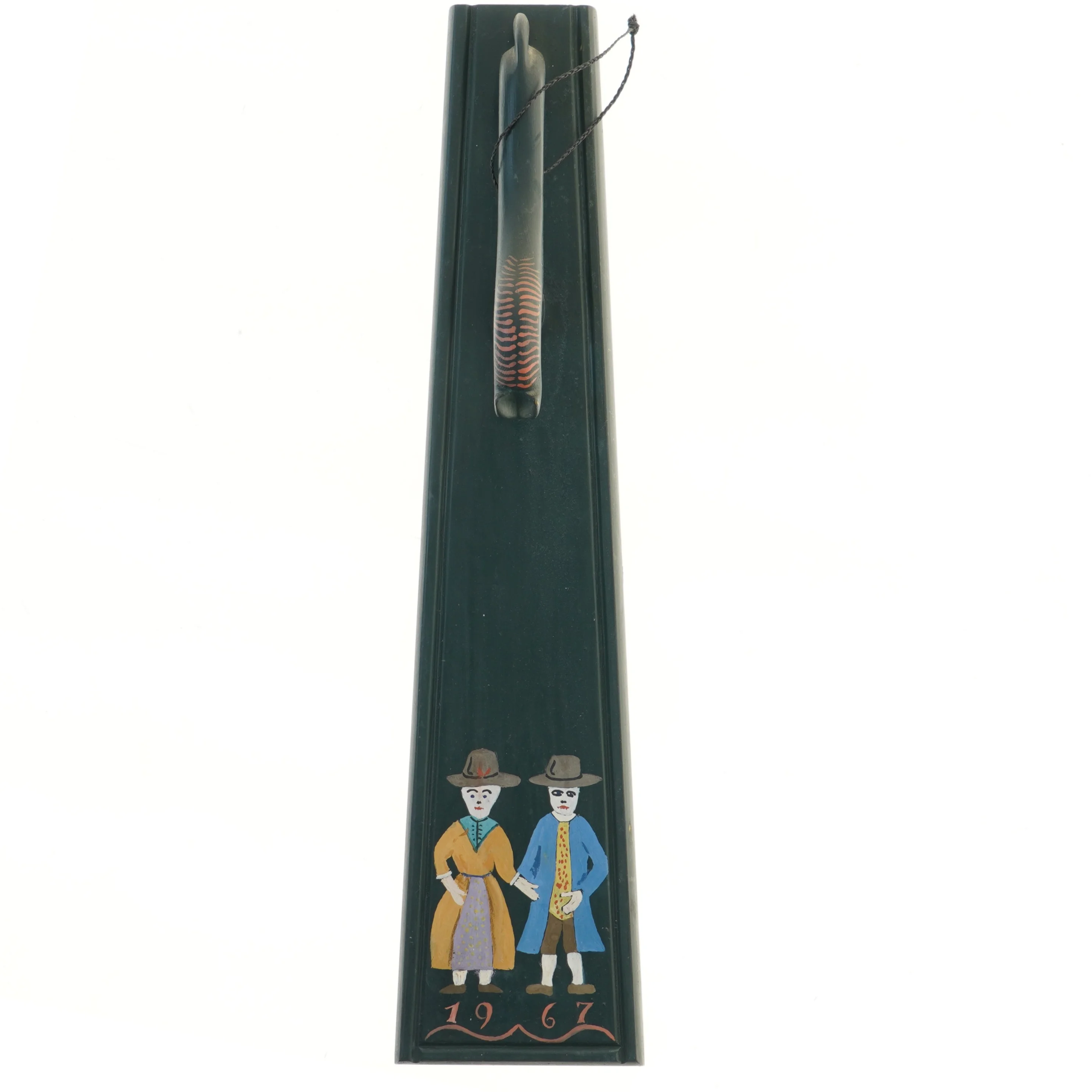 Dekorativt skilt i tr&aelig; med h&aring;ndtag og illustrationer (str. 58,5x14 cm)