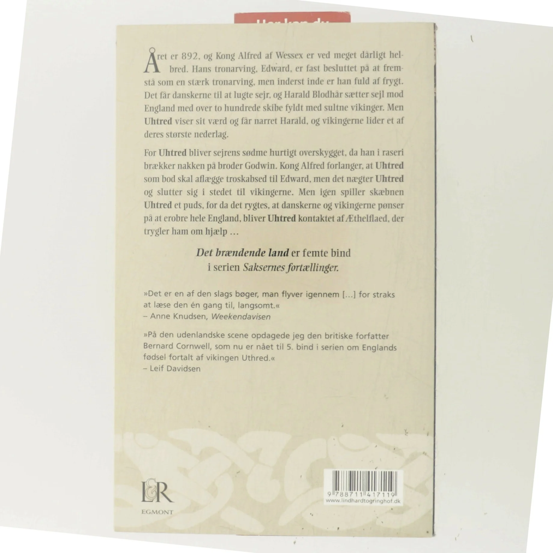 Det brændende land af Bernard Cornwell (Bog)