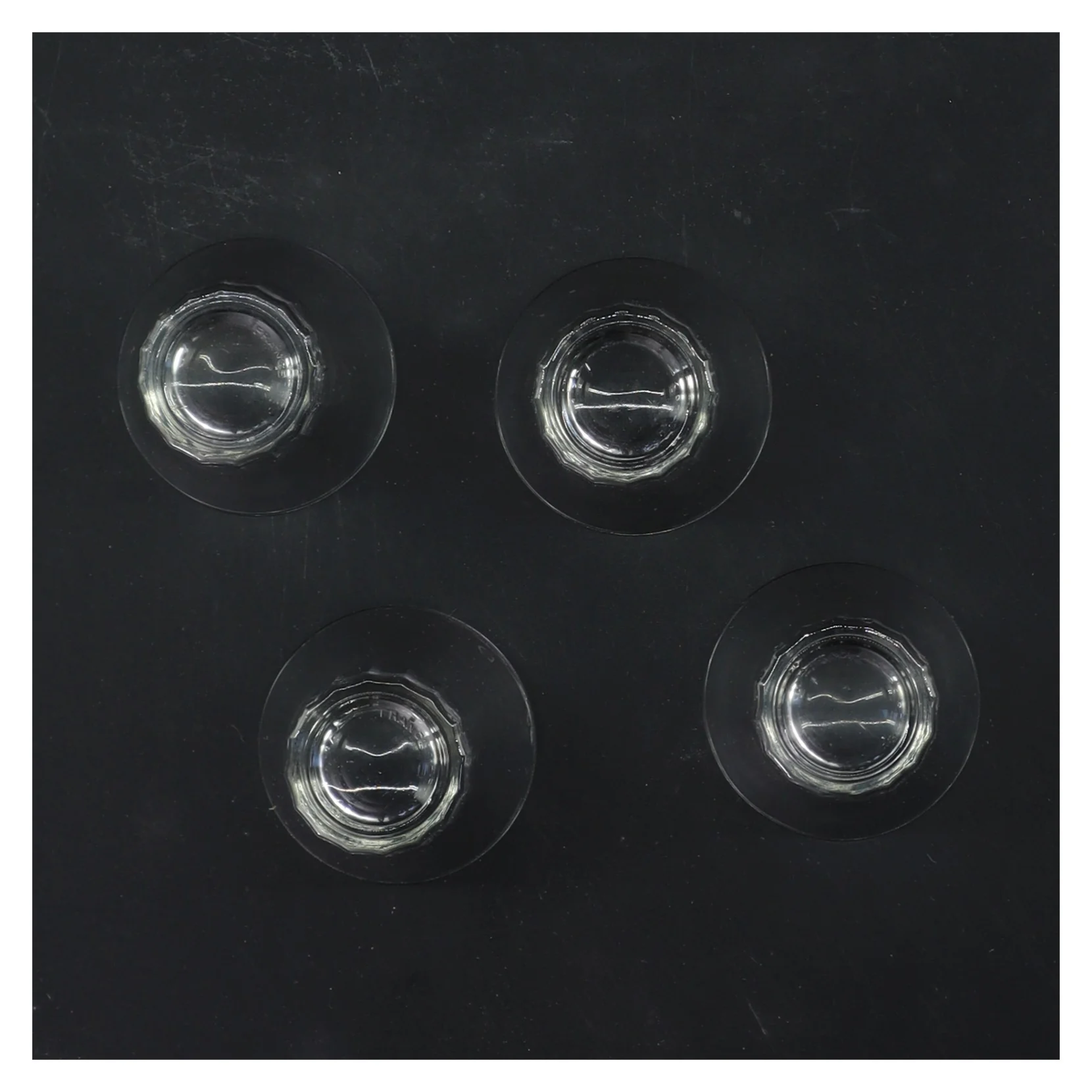 Sæt af fire glas (str. 4 stk Ø 5 cm længde 5 cm)