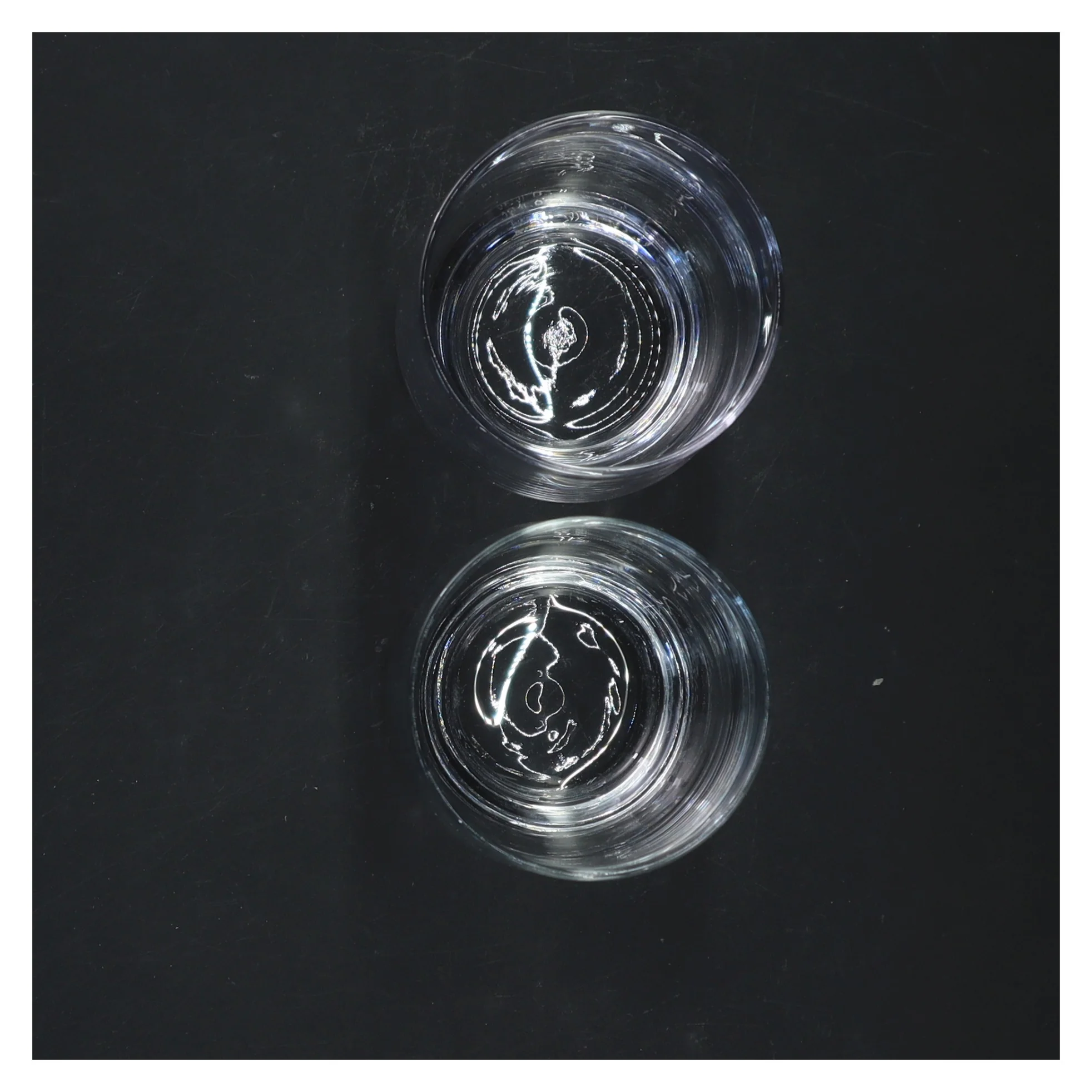 Sæt med to glas (str. 10,5x6,5 cm)