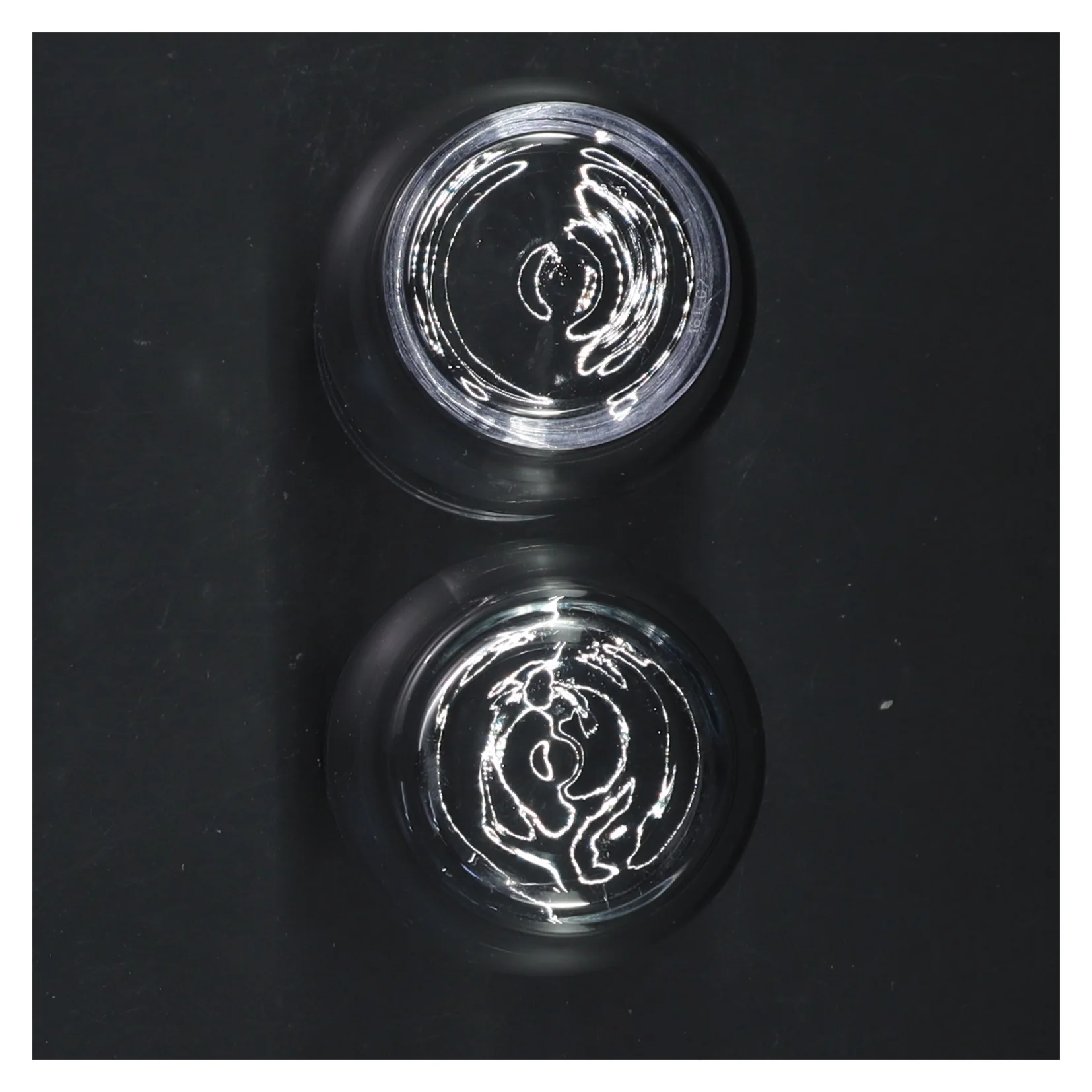 Sæt med to glas (str. 10,5x6,5 cm)