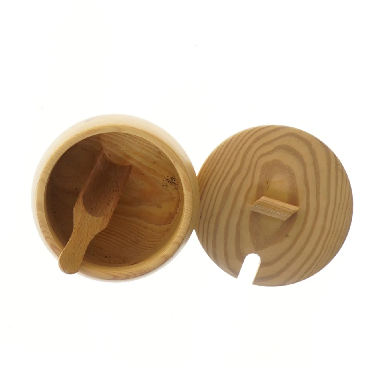 Stort Saltkar i træ med ske, flot stand (str. Ø 11 cm)