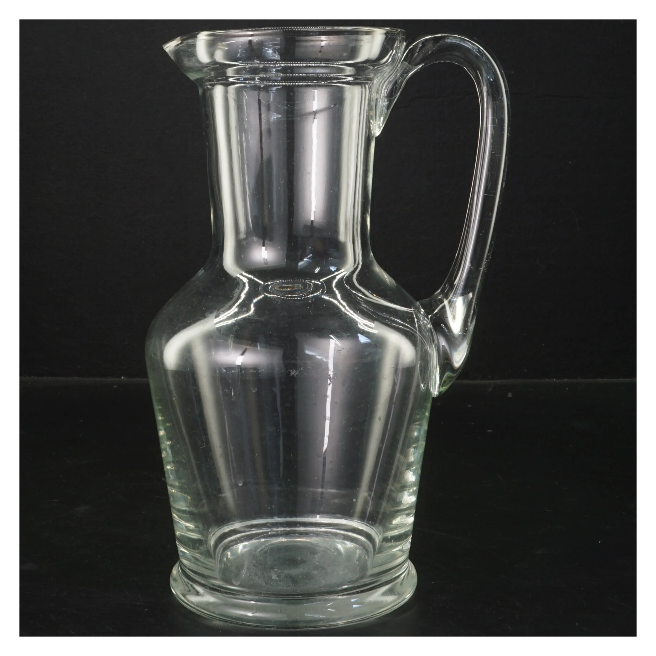 Meget smuk glaskaraffel (str. 23x12 cm)