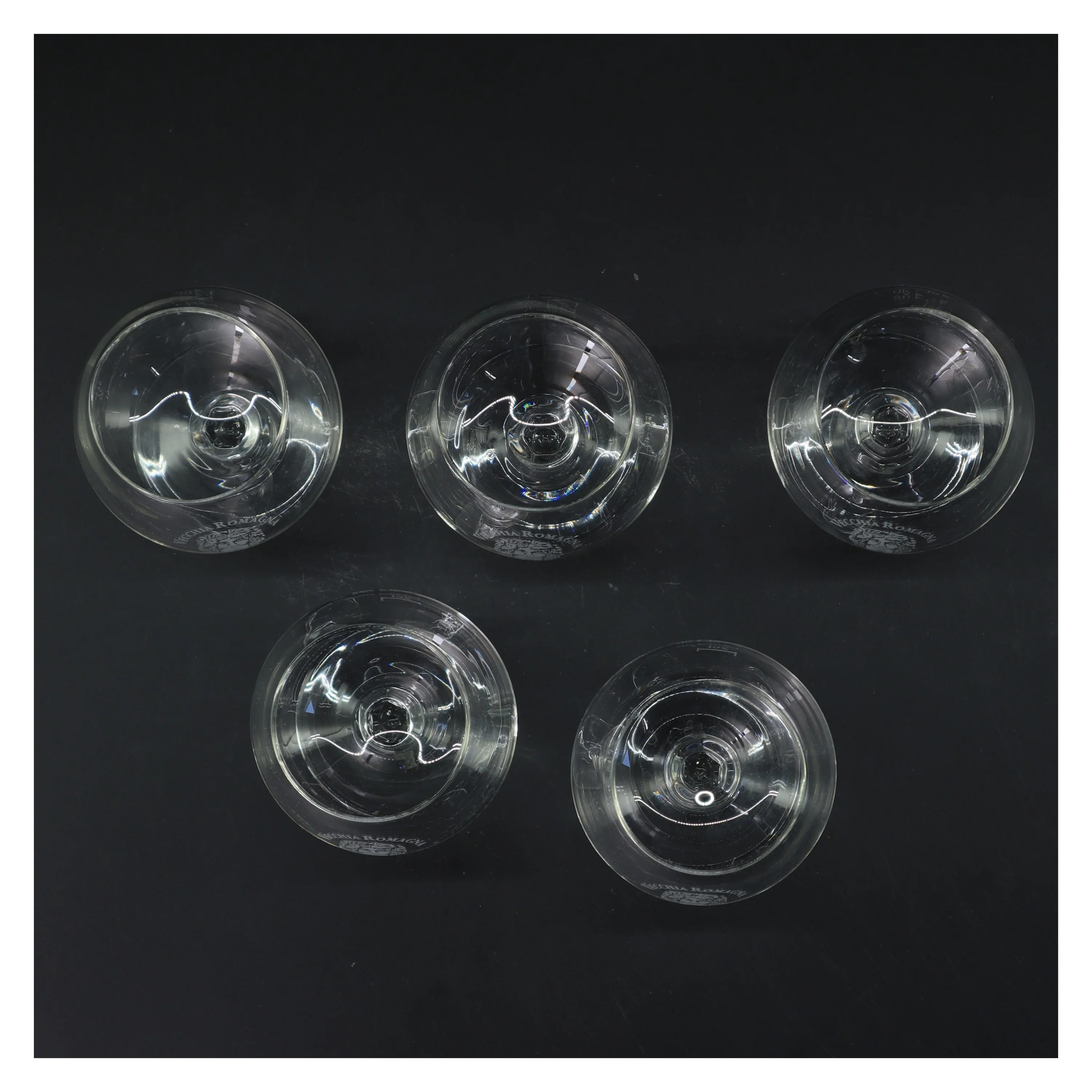 Sæt af fem smukke italienske glas (str. 5 stk Ø 5,5 cm længde 11 cm)