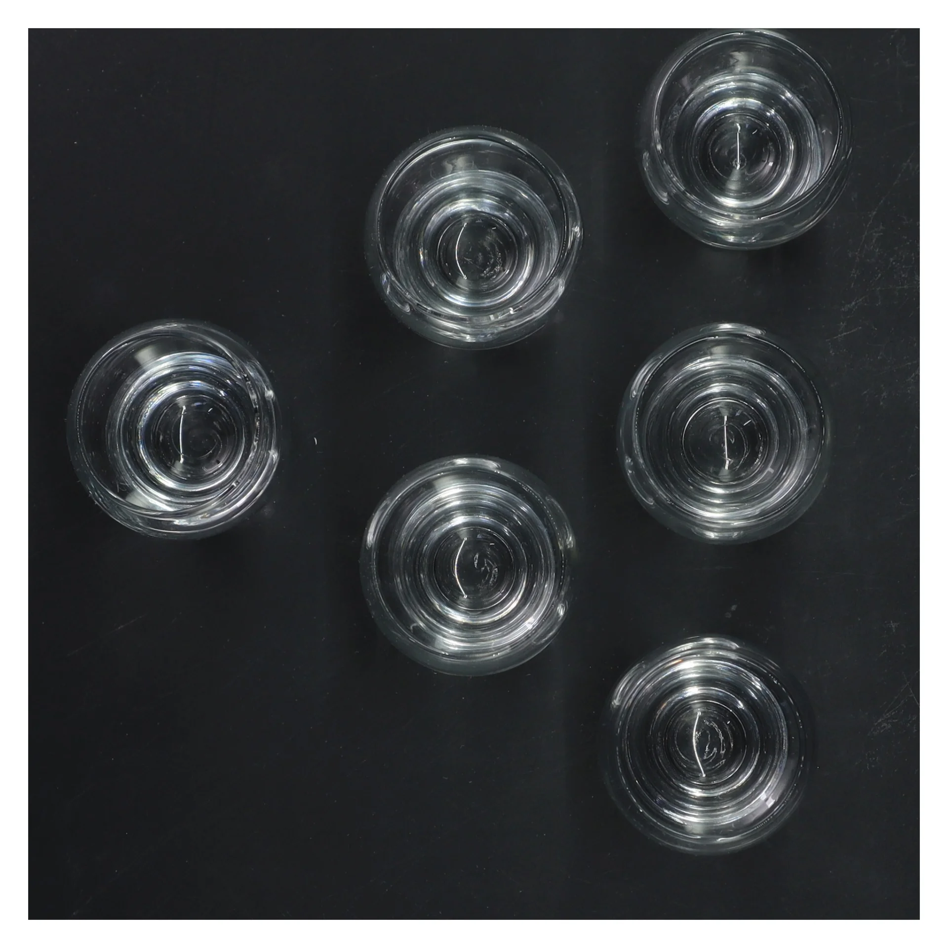 Sæt med 6 robuste glas (str. 6 stk Ø 4 cm længde 8 cm)