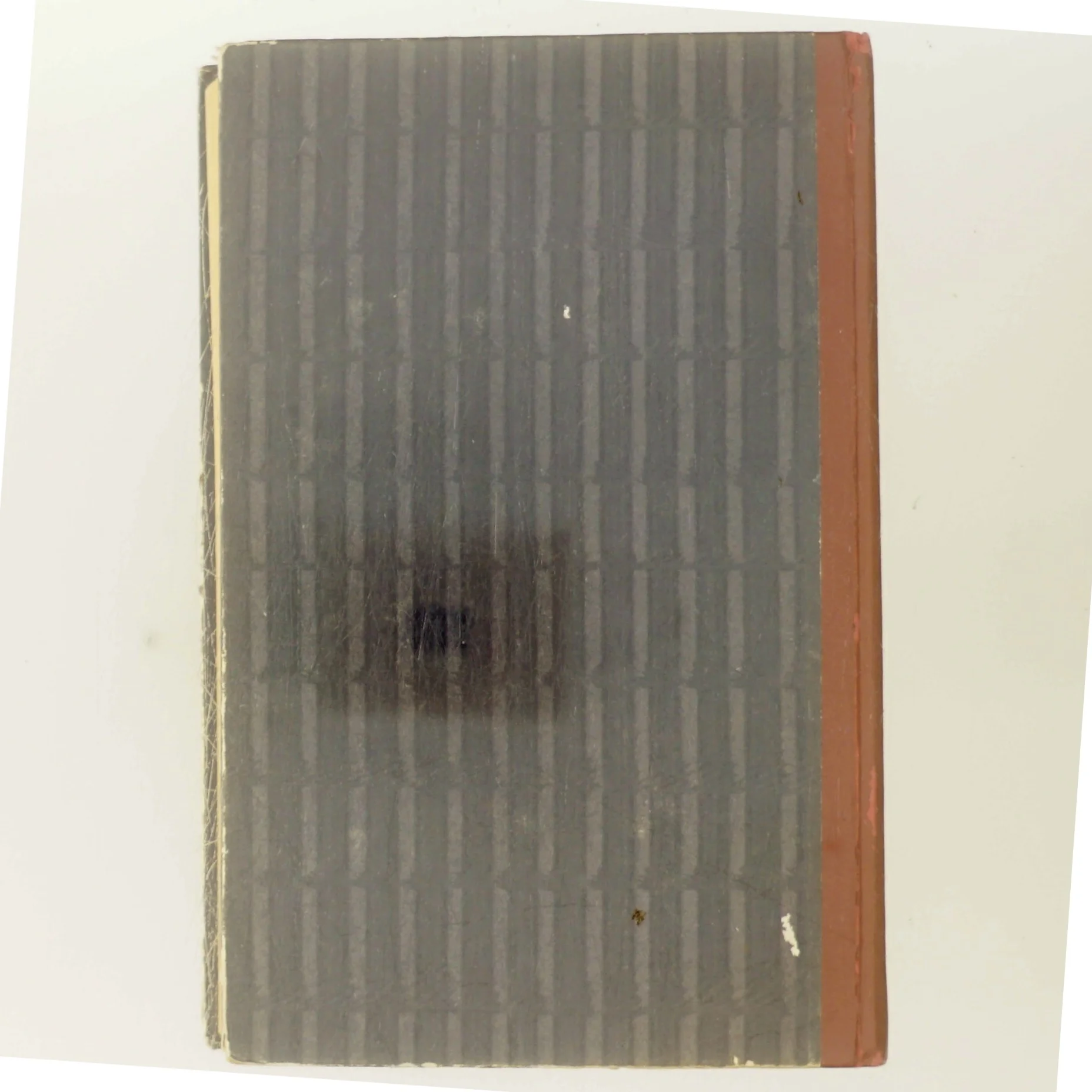 Antik bog, med flot ryg. Slottet i Frankrig af Victoria Holt (Bog)