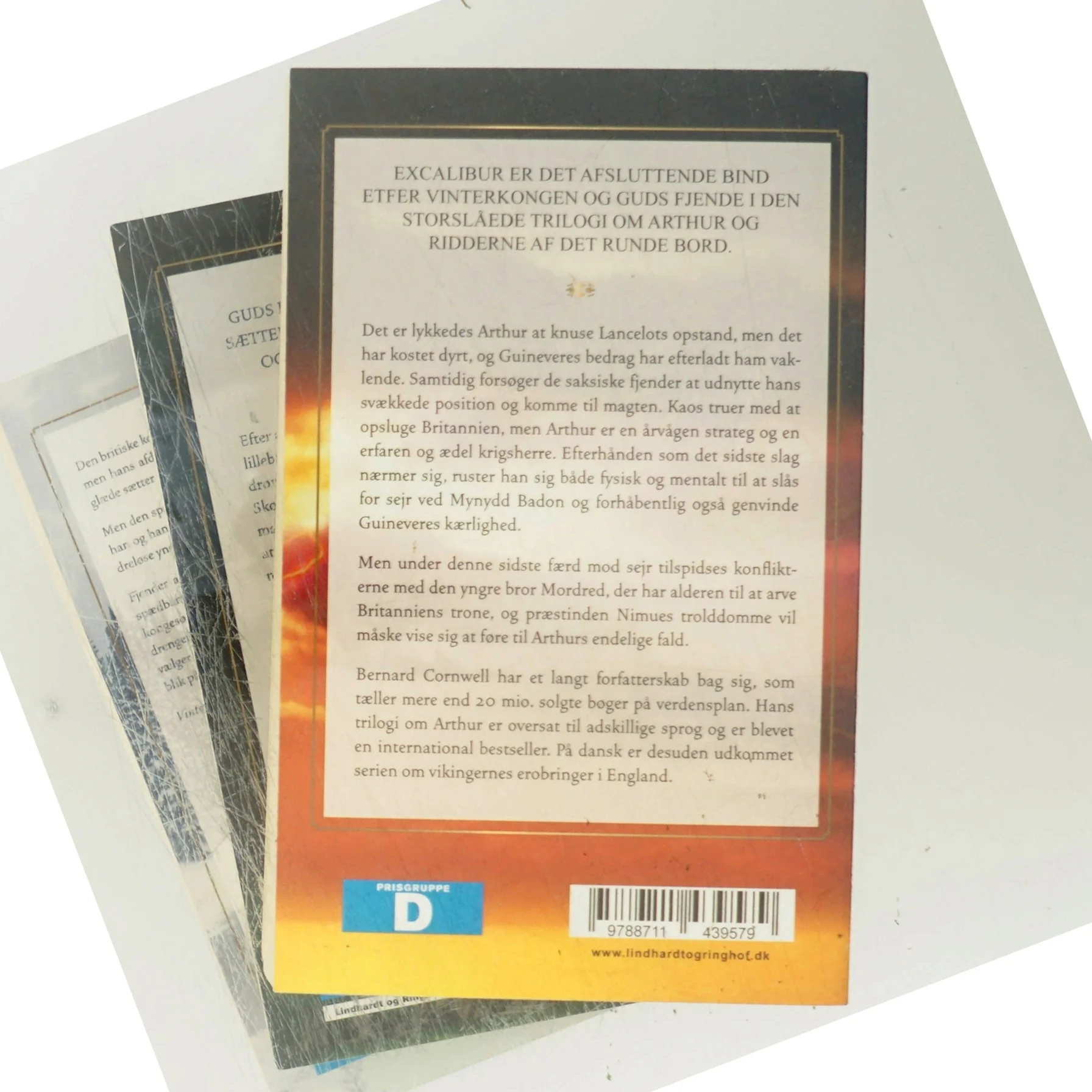 Sagaen om Kong Arthur - Vinterkongen, Guds fjende og Excalibur af Bernard Cornwell (Bind 1-3)