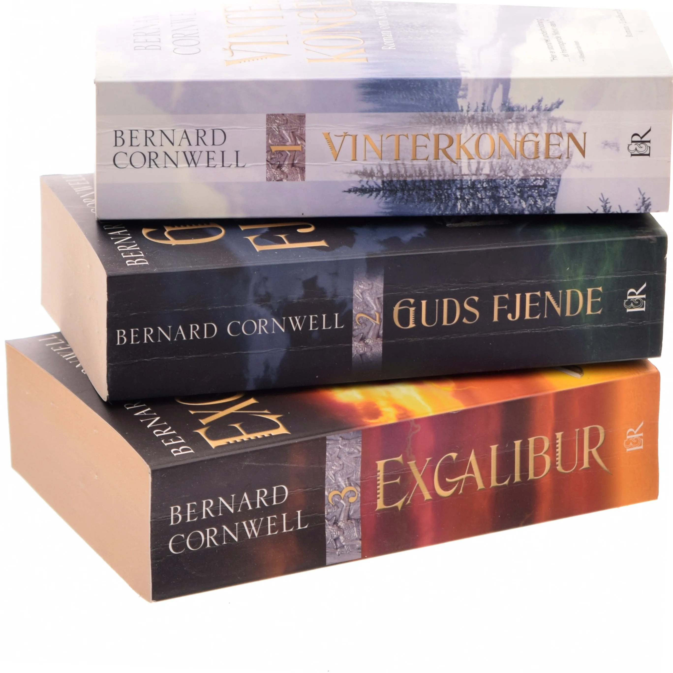 Sagaen om Kong Arthur - Vinterkongen, Guds fjende og Excalibur af Bernard Cornwell (Bind 1-3)