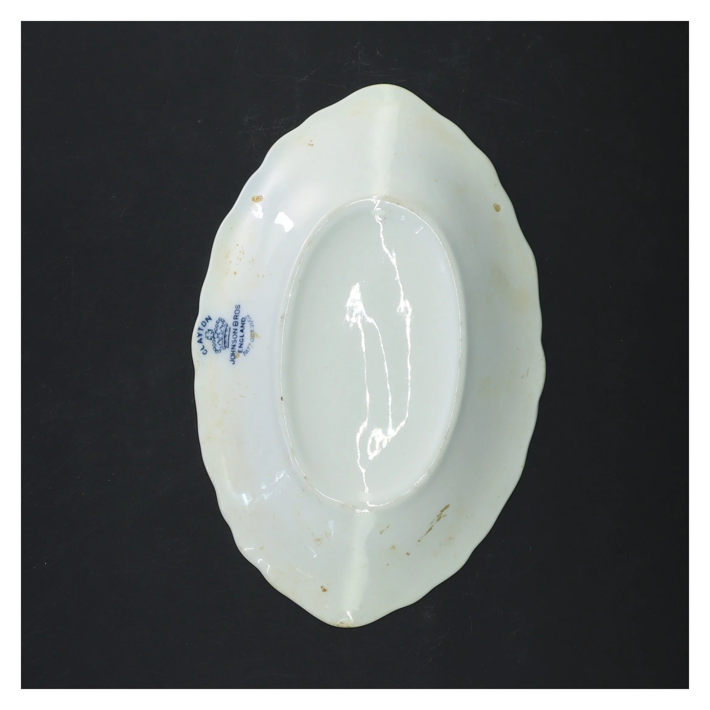 Oval porcelænsfad med blåt blomstermønster fra Clayton (str. 20x13 cm)