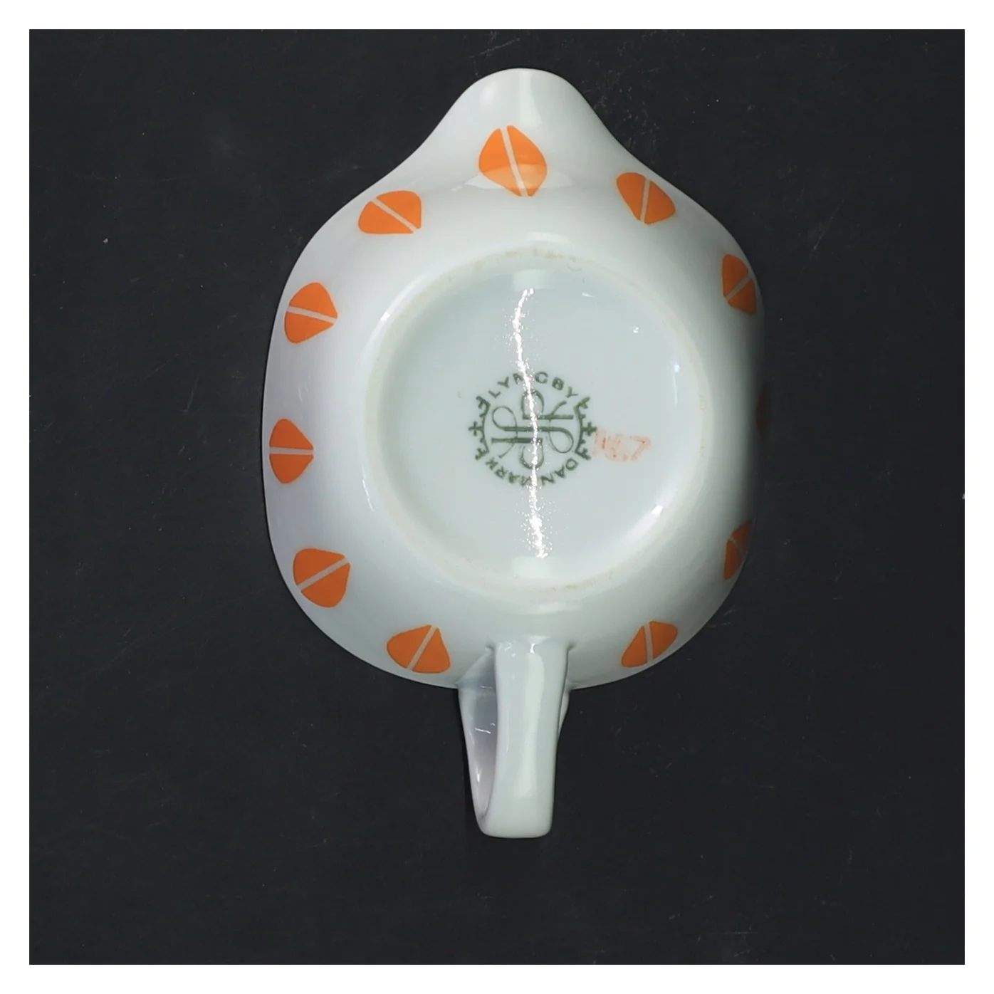 Lotus Lyngby flødekande med orange mønster (str. 8x6 cm)
