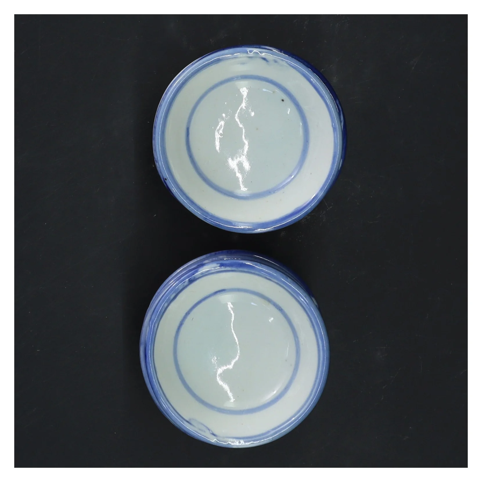 10 små skåle, blå og hvide til soya, oliven, dip etc.  (str. 7x3 cm, 10 styk cm)