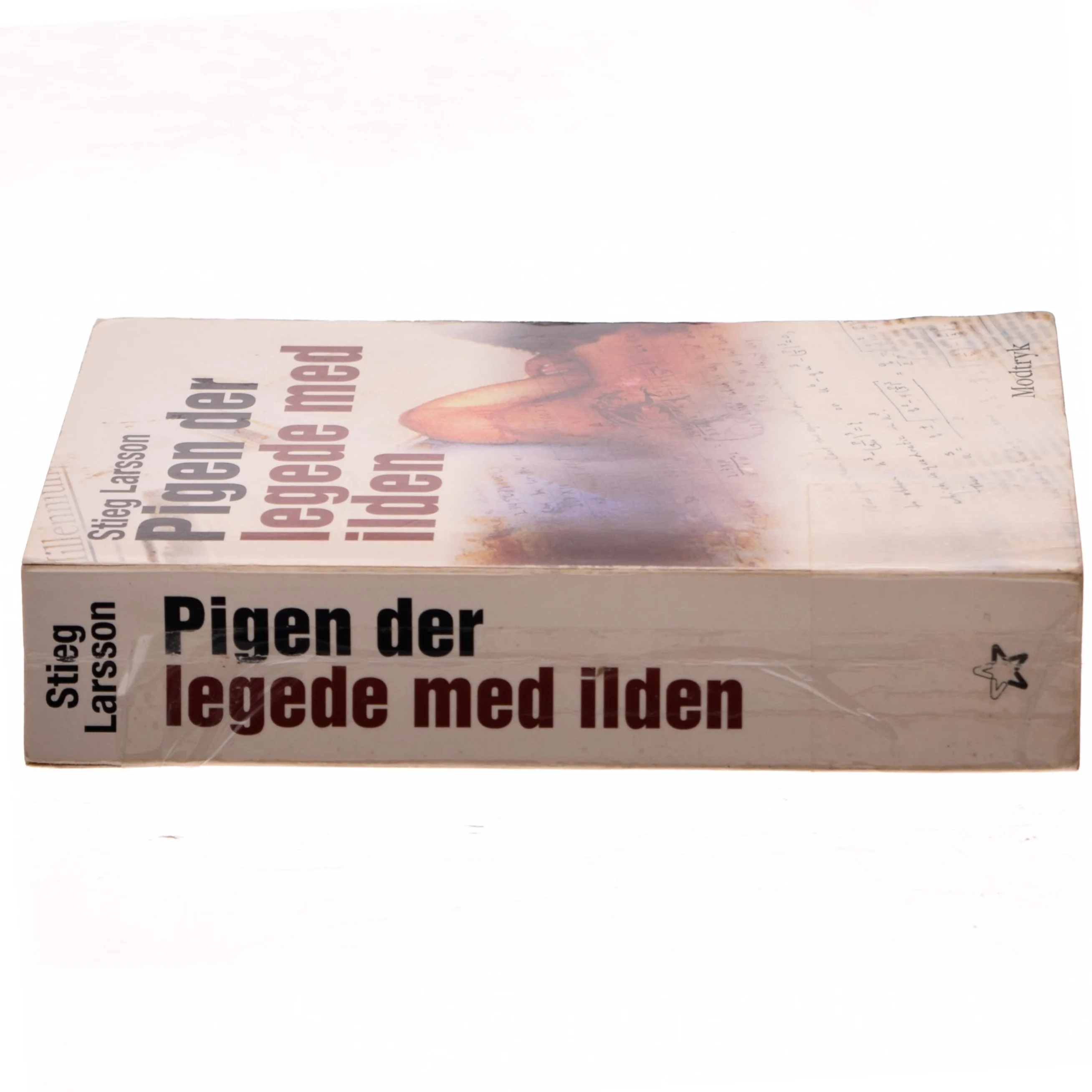 Pigen Der Legede Med Ilden (Millennium, 2. Bind) af Stieg Larsson (Bog)
