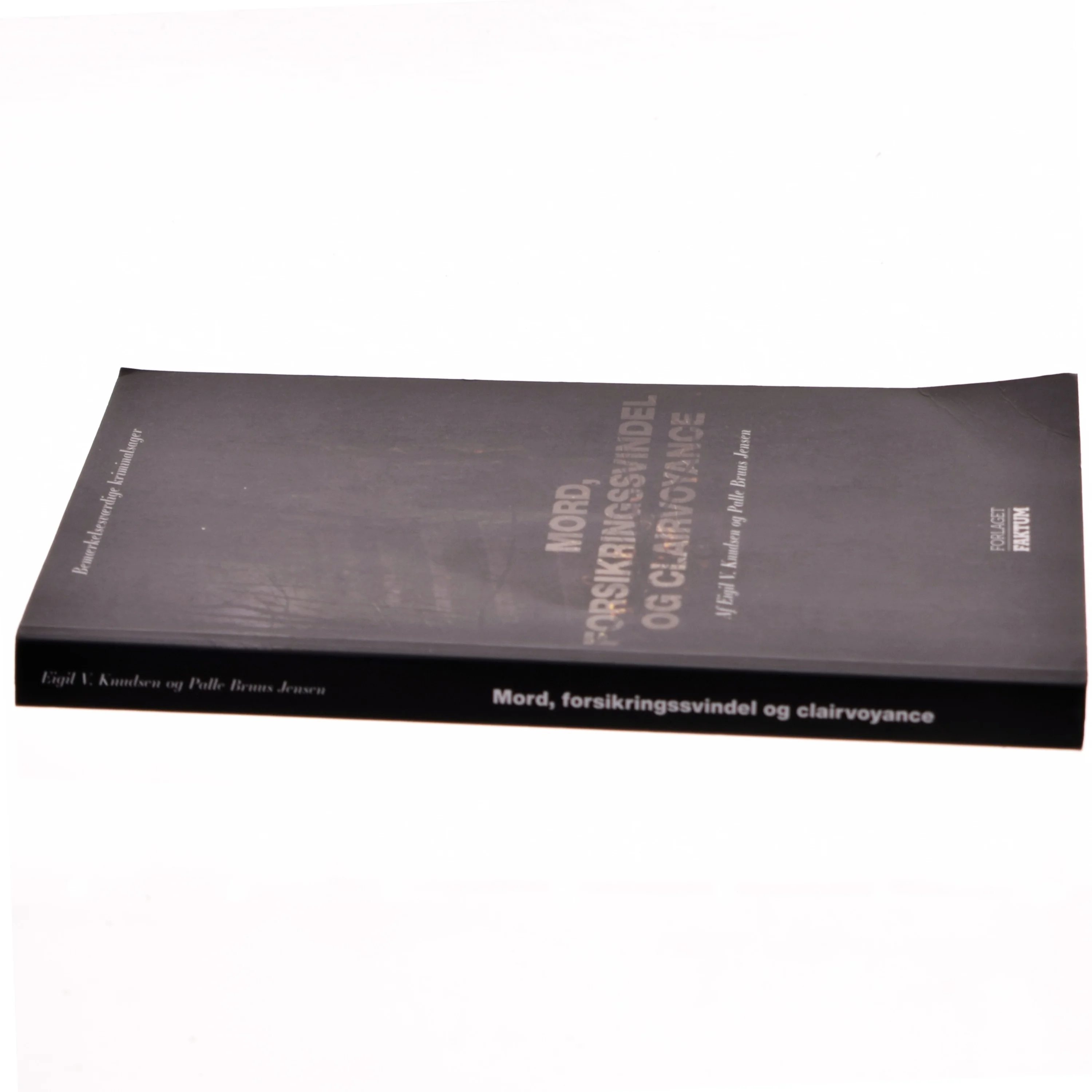 Biografi om kriminalfald fra Forlaget FAKTUM