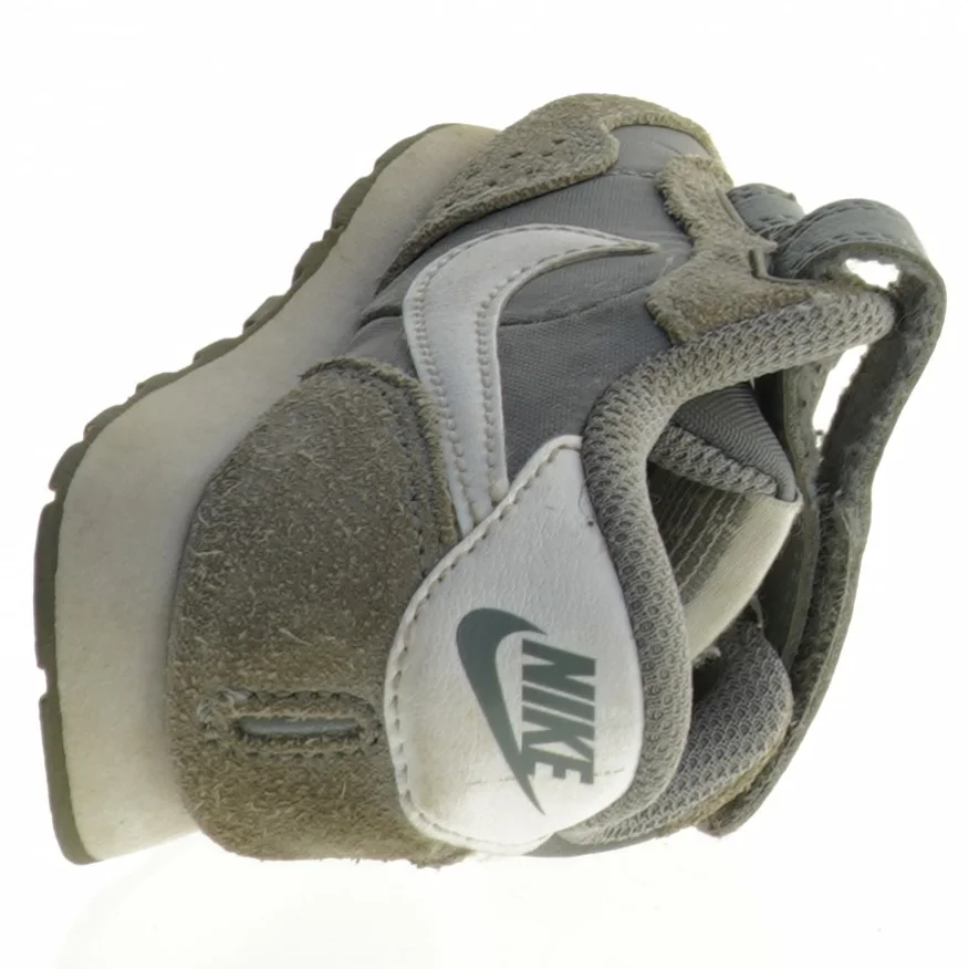 Nike børnesko med velcrolukning fra Nike (str. 22)