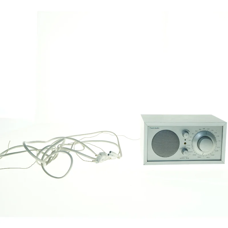Tivoli Audio Model One FM/AM bordradio fra Tivoli Audio (str. 21 x 13 x 11 cm)