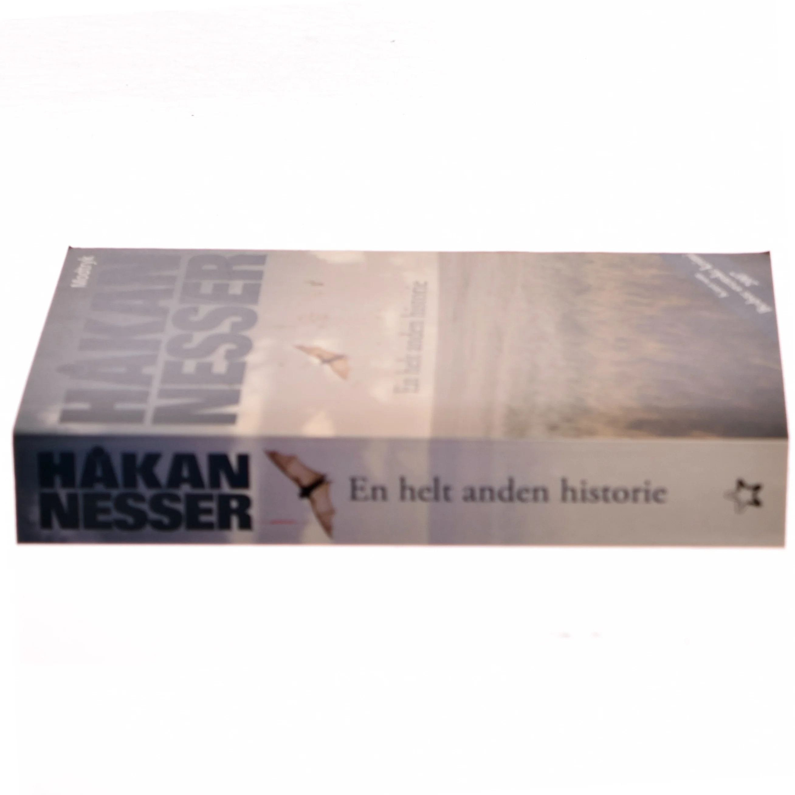 En helt anden historie af Håkan Nesser (Bog)