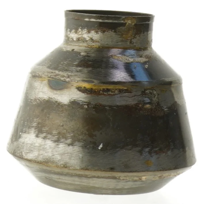 Rustik metalvase (str. 10x11 cm)