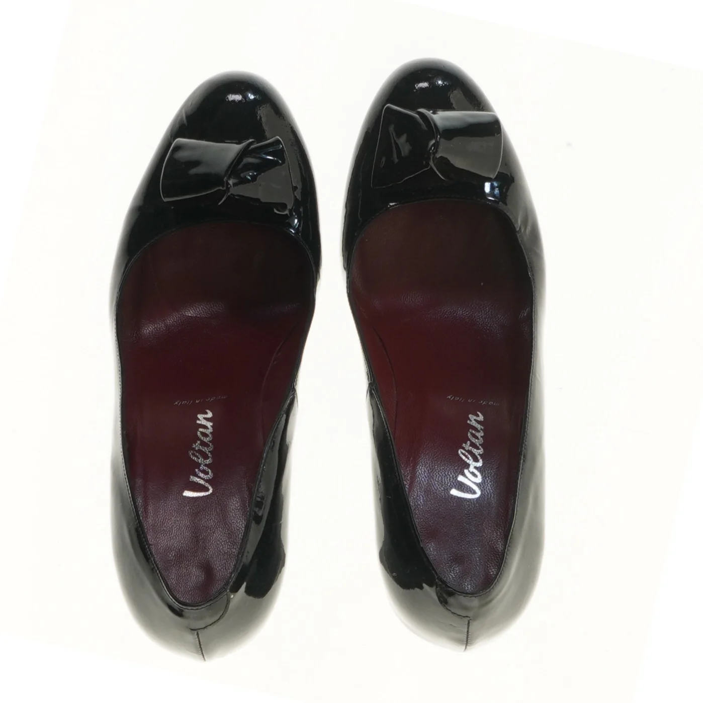 Sort stilletos med sløjfe (str. 40,5 )