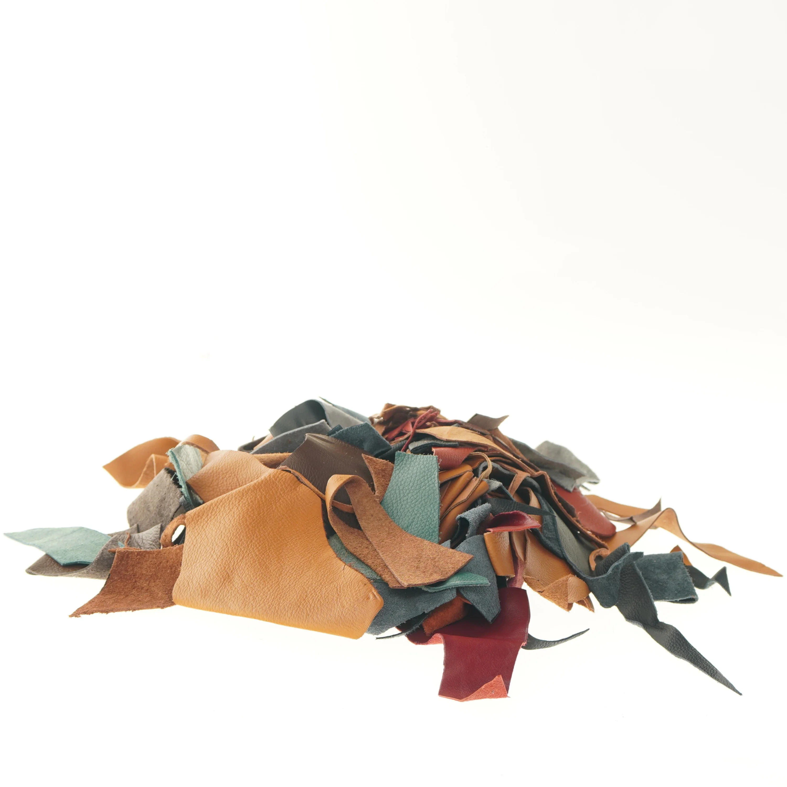 Læderrester i forskellige farver