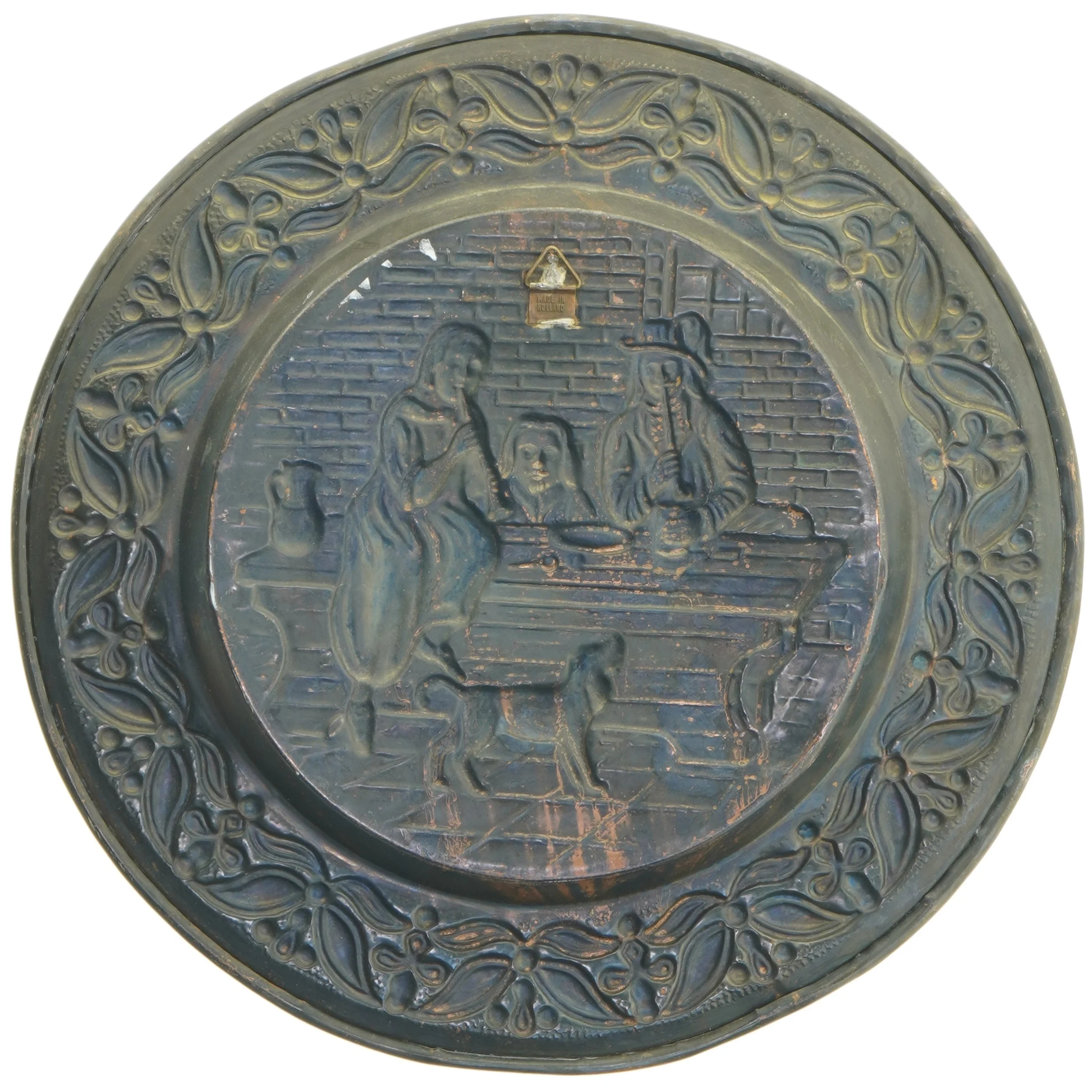 Dekorativt vægophængt fad i metal (str. Ø 30x2 cm)