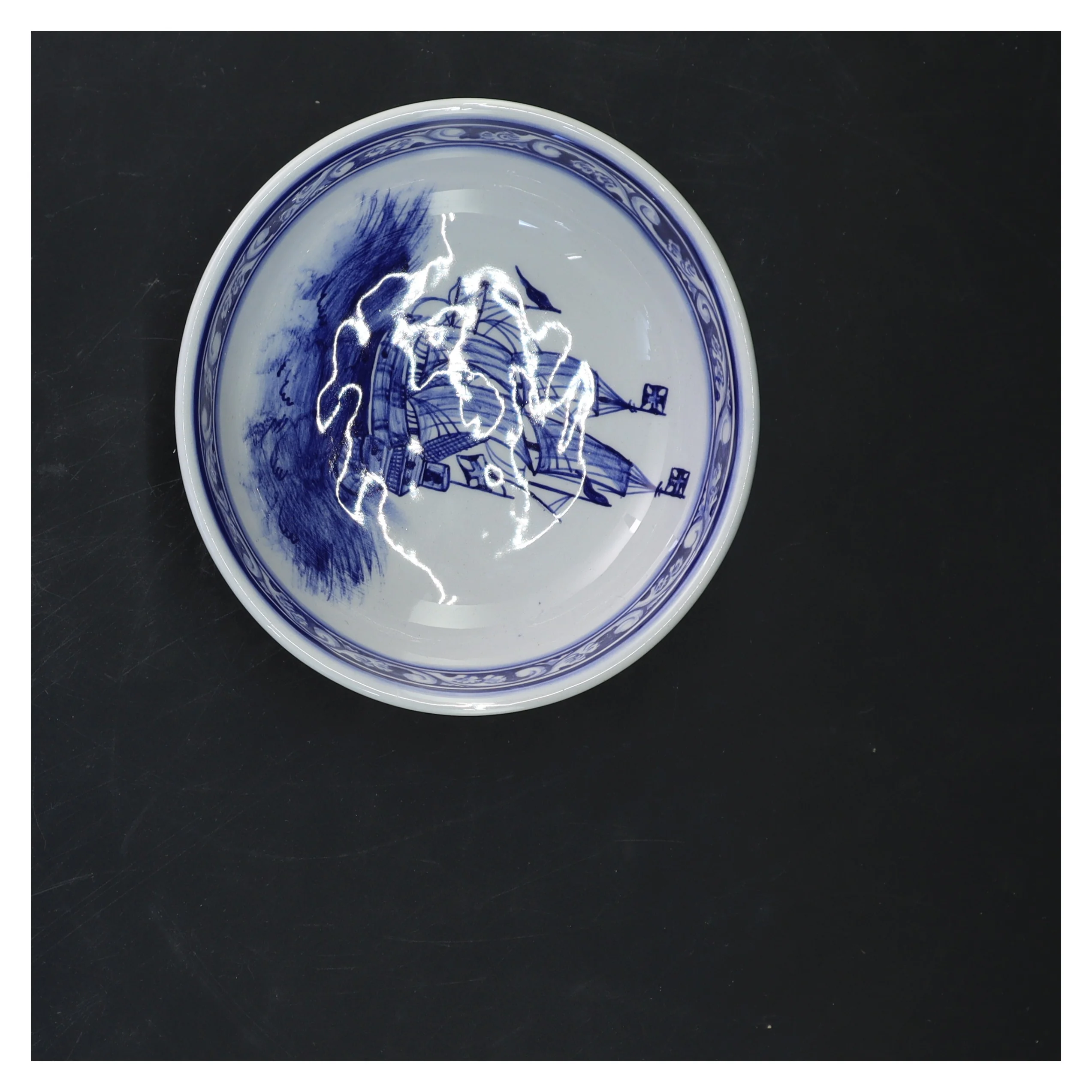 Dekorativ porcelænsskål med sølvfod fra Sintra, Måske Porcelæn (str. 6x14,5 cm)