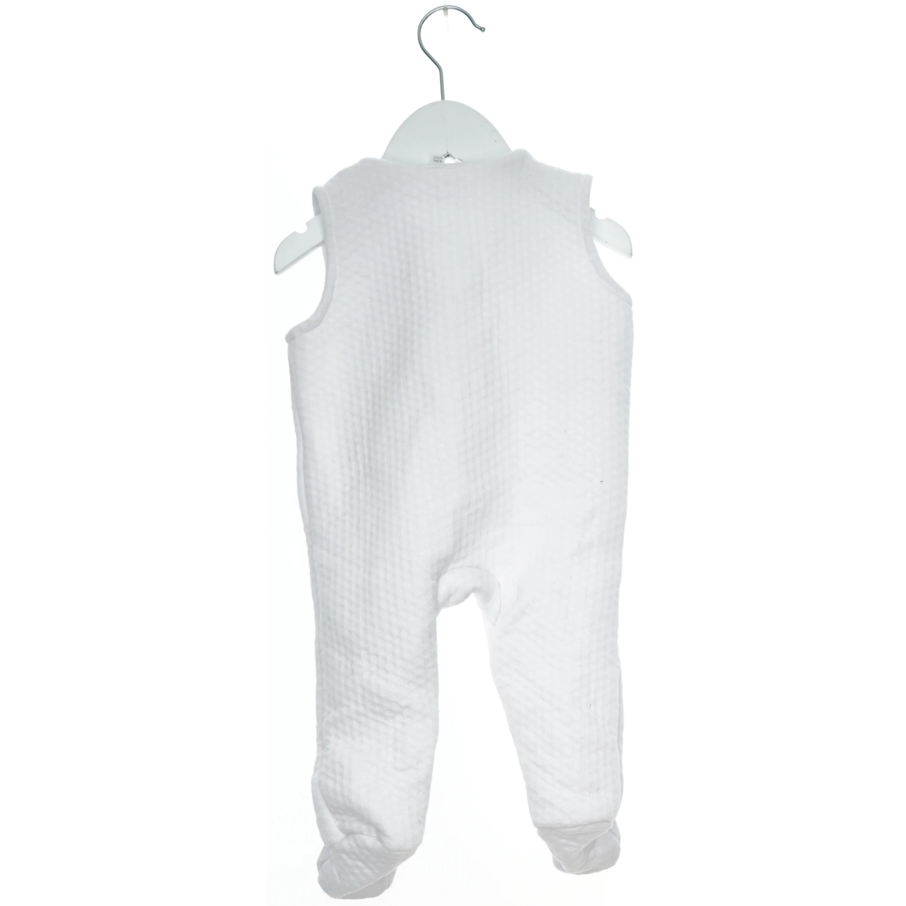 Hvid heldragt til baby med bamsemotiver fra Rock A Bye Baby (str. 74)