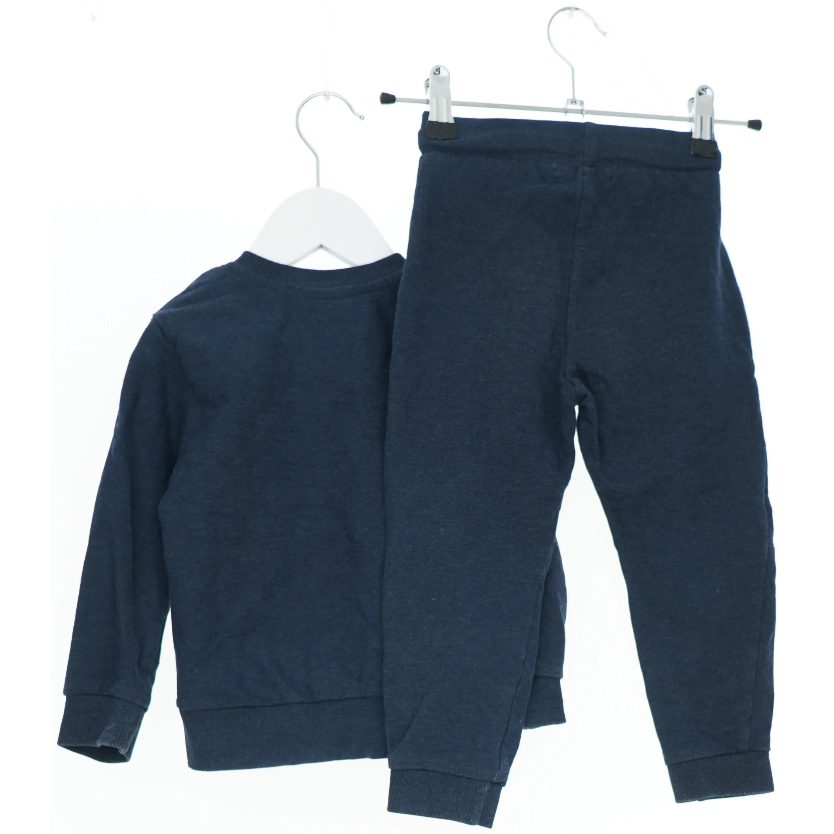 Børnesæt med ræv motiv fra VRS (str. 92)