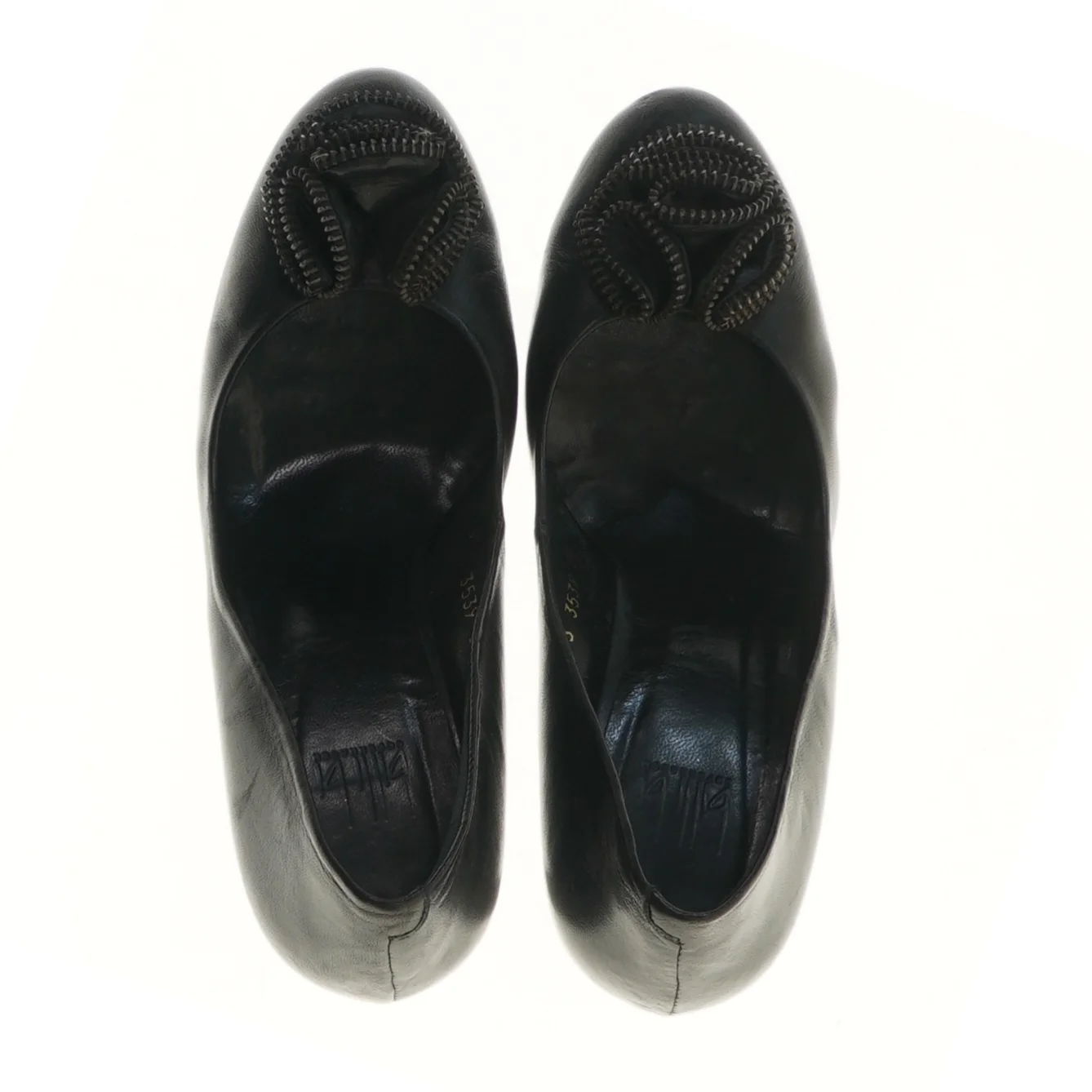 Sort højhælede sko med pynt fra Billi Bi (str. 39 )