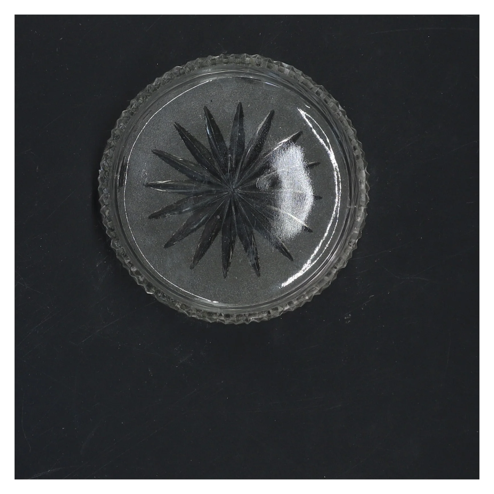 Glas skål med mønster (str. Ø 10 cm)