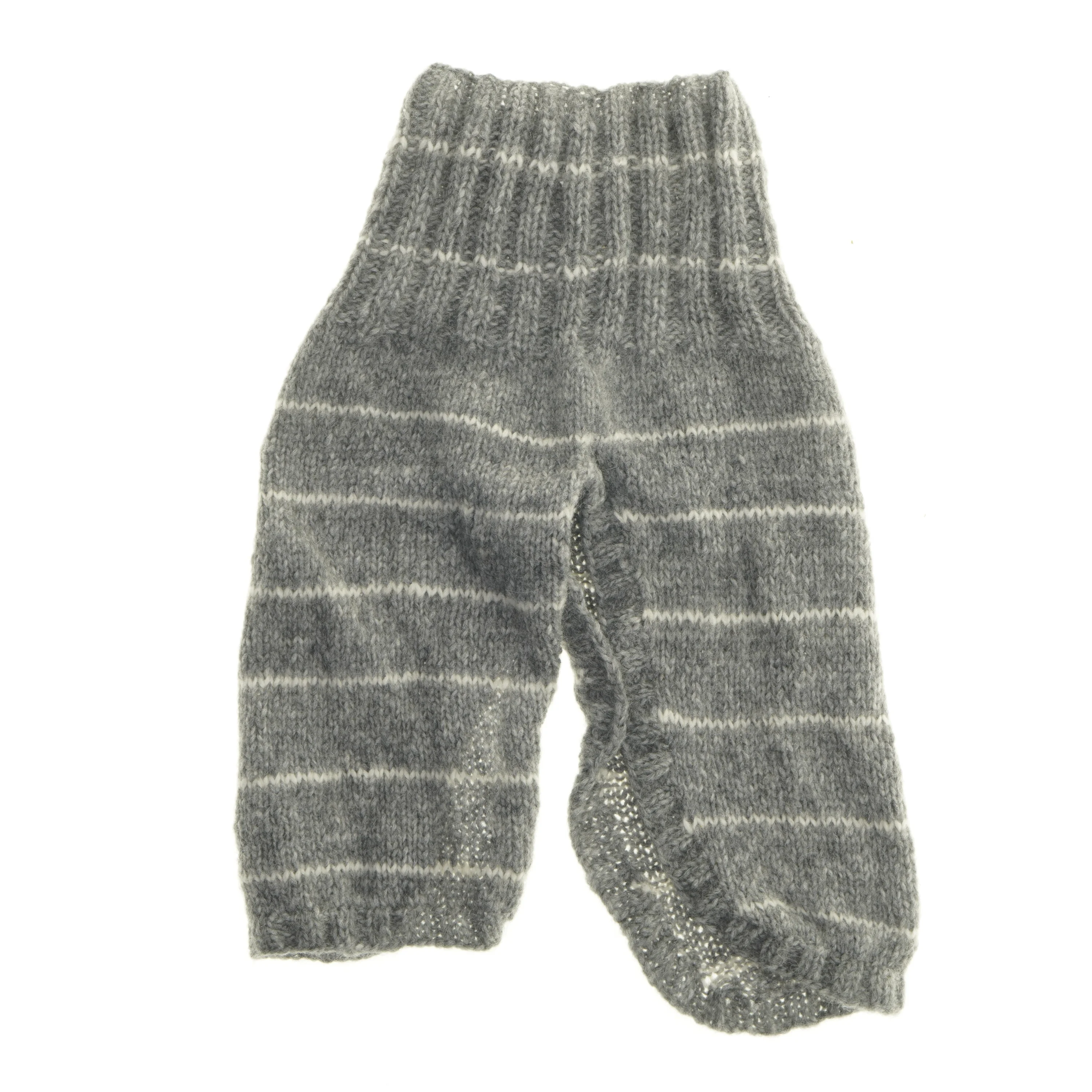 Strikkede bukser til baby (str. 57x36 cm)