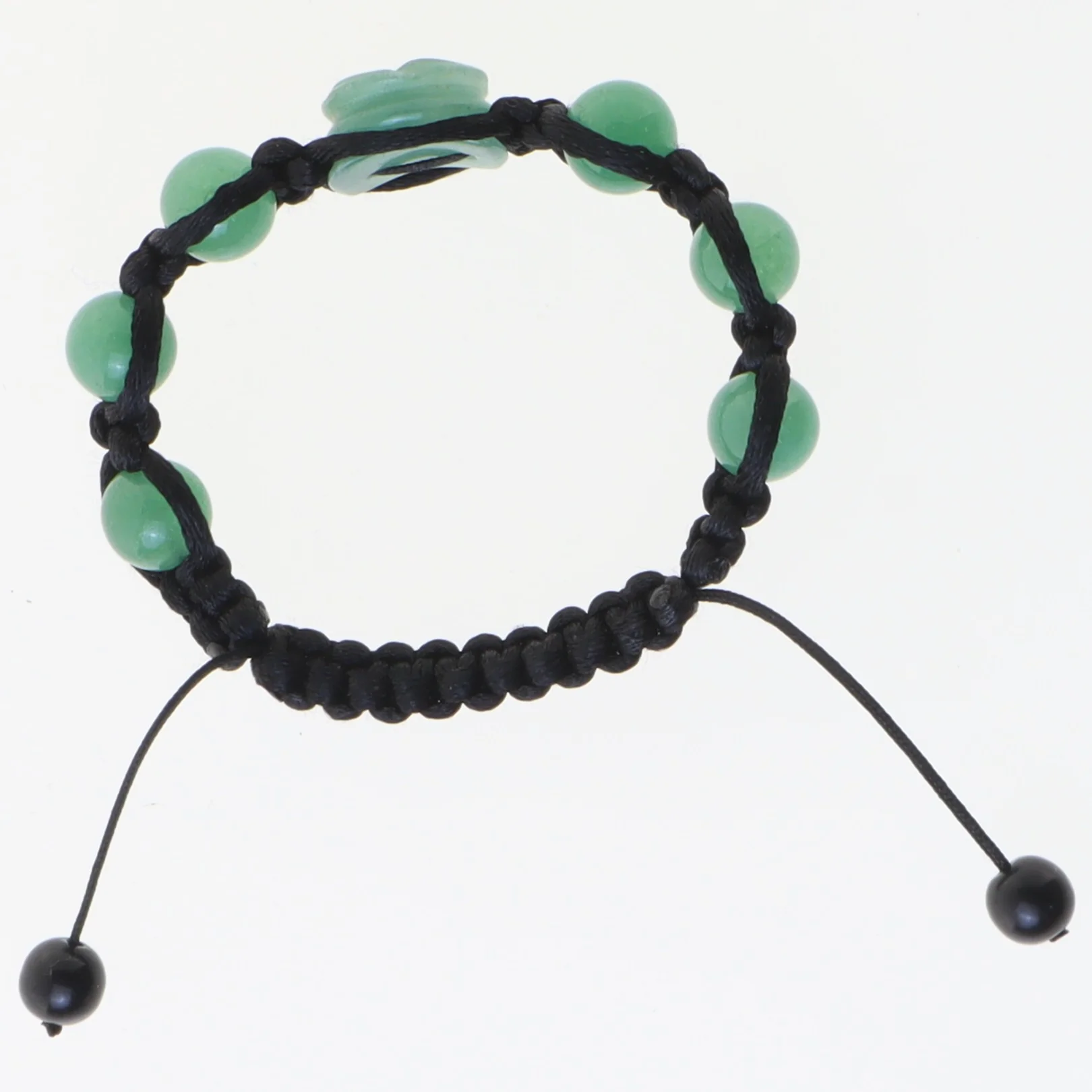 Armbånd med grønne jade sten (str. Ø 6 cm)