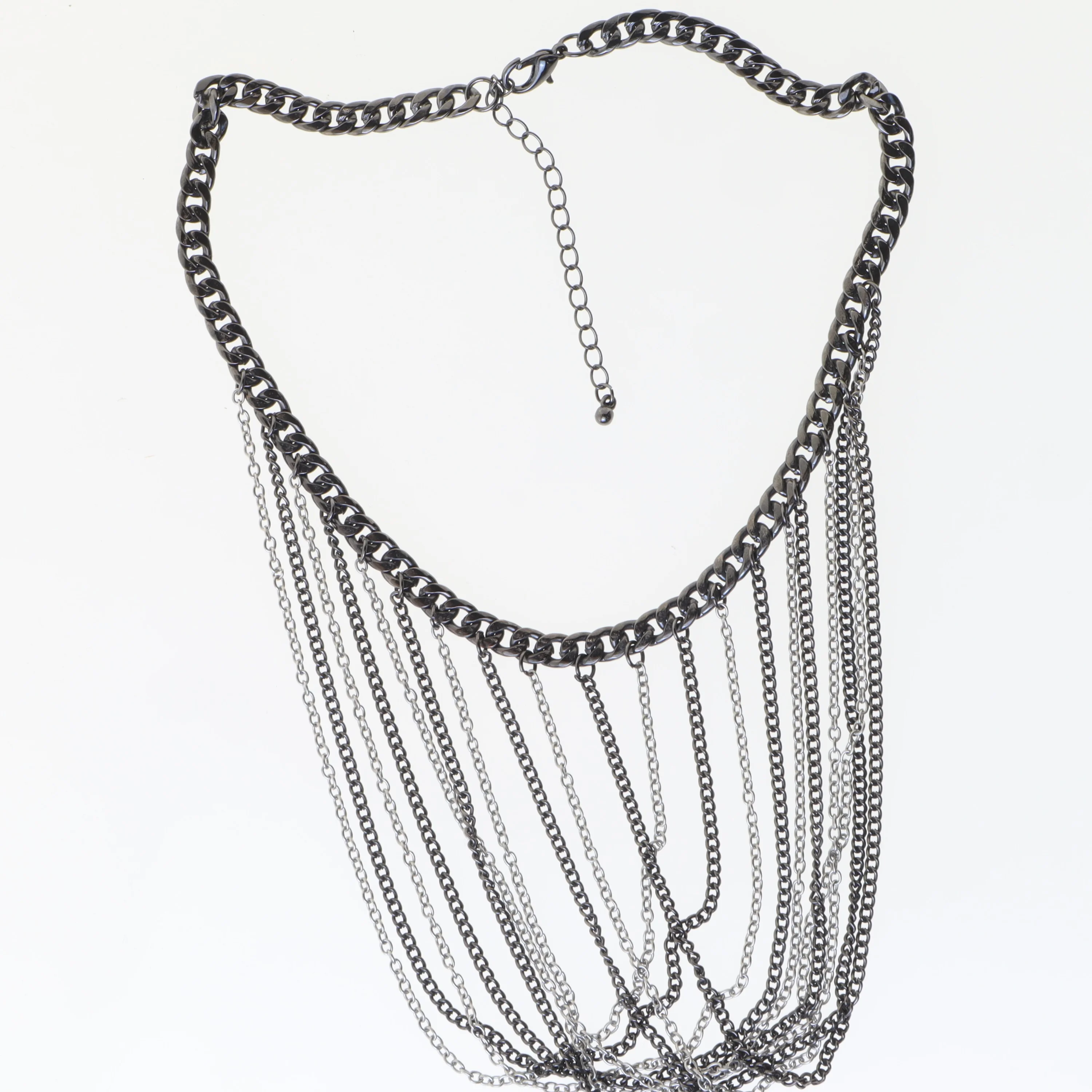 Sort halskæde med kæder (str. 50 cm)