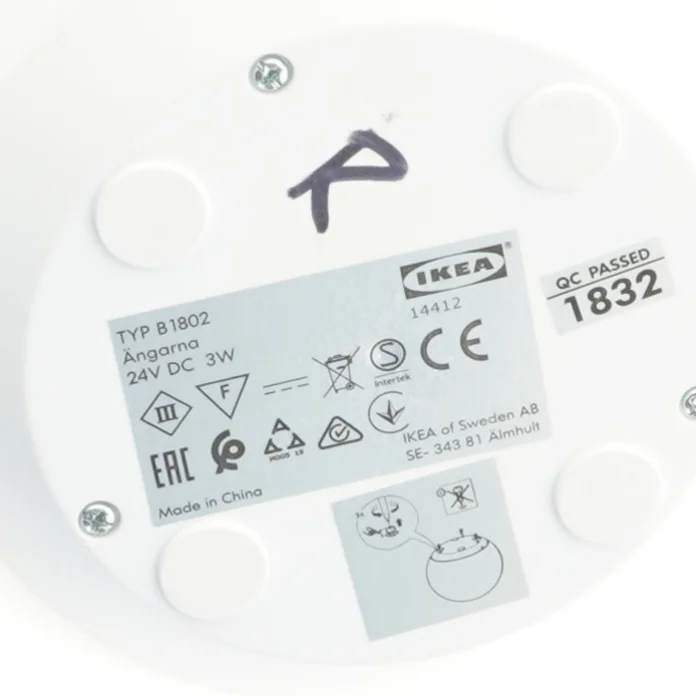 Hvid katteformet lampe fra IKEA (str. Ø 18 cm)