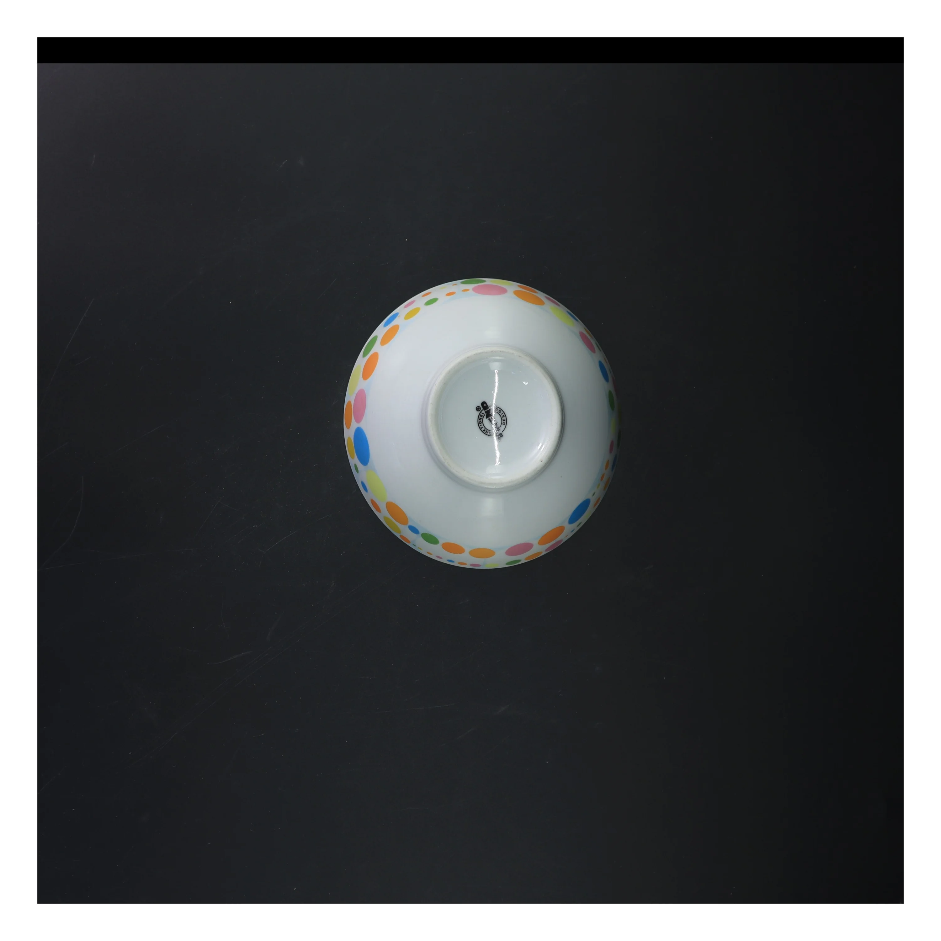 Farverig skål fra Trend (str. Ø 14 cm)