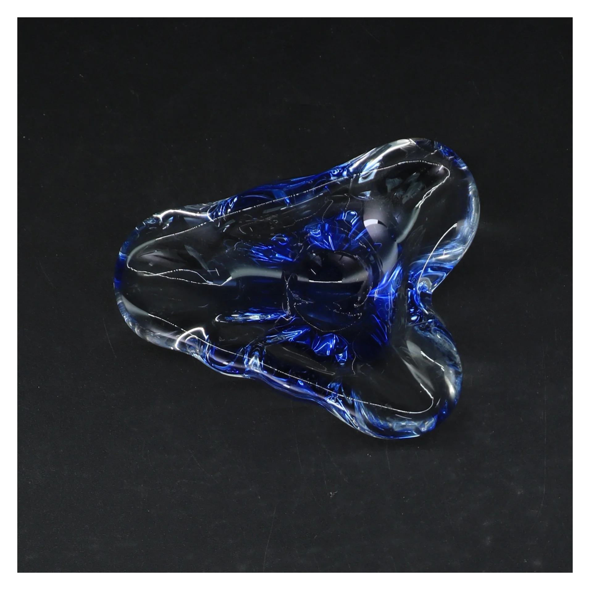 Holmegaard blåt glas kunstværk (str. 13,5 cm)