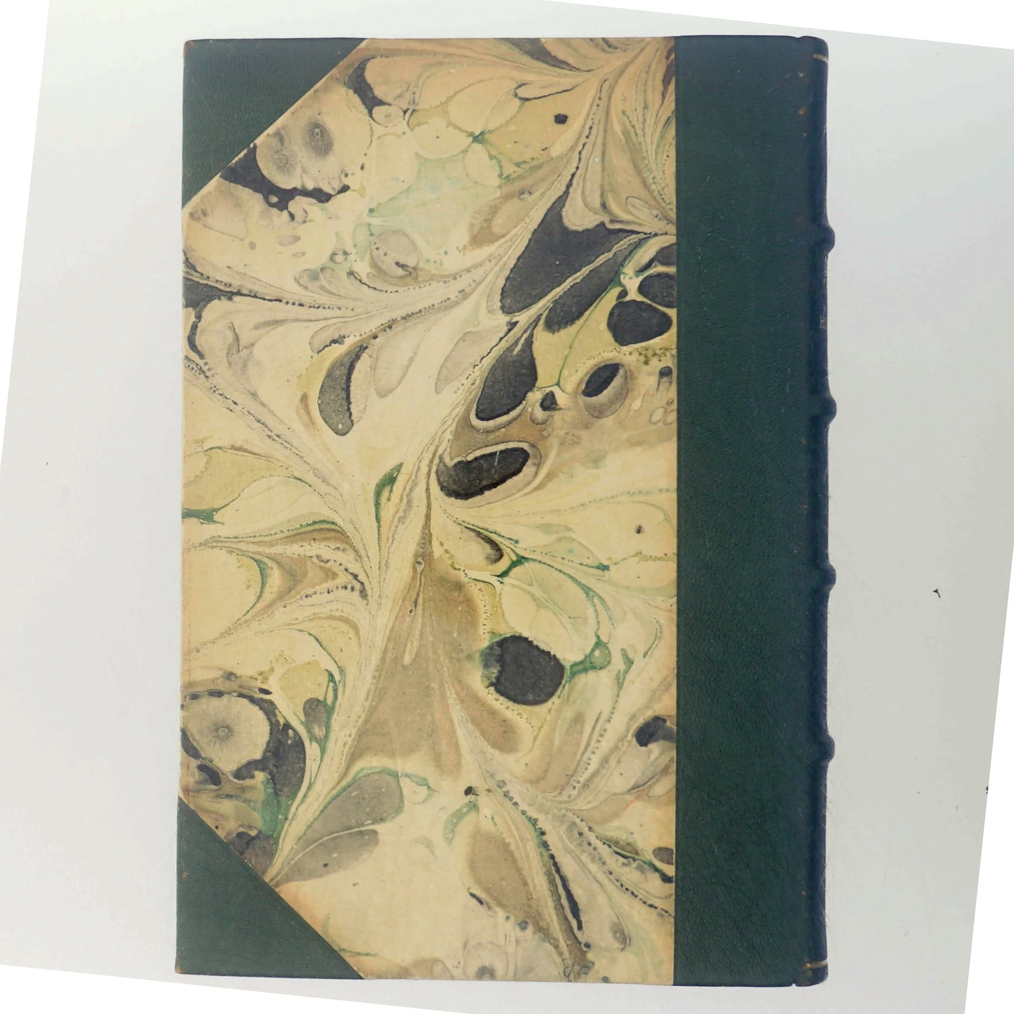 Hinsides godt og ondt af Taylor Caldwell