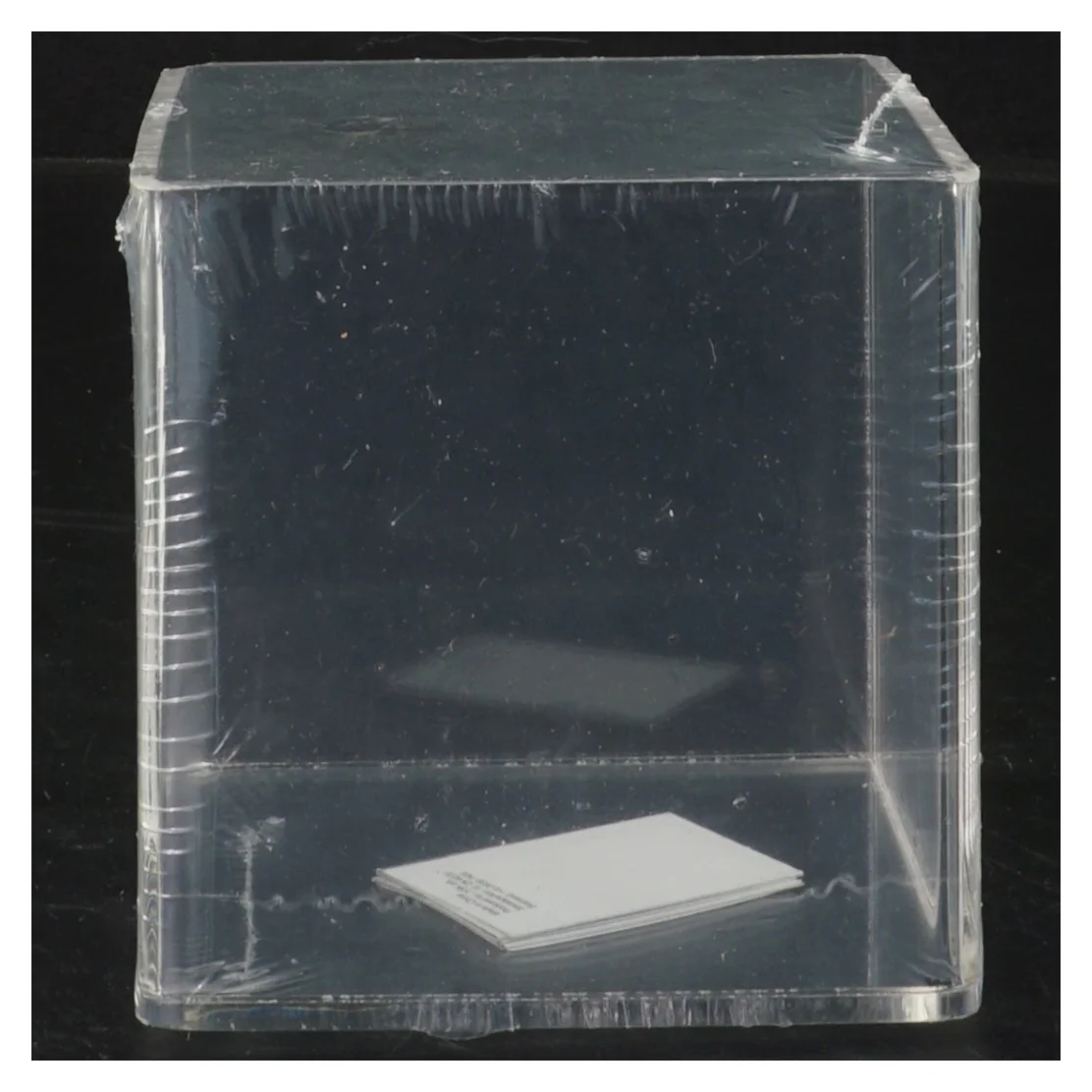 Kvadratisk klar opbevaringsboks fra Jysk (str. 9x9x9 cm)