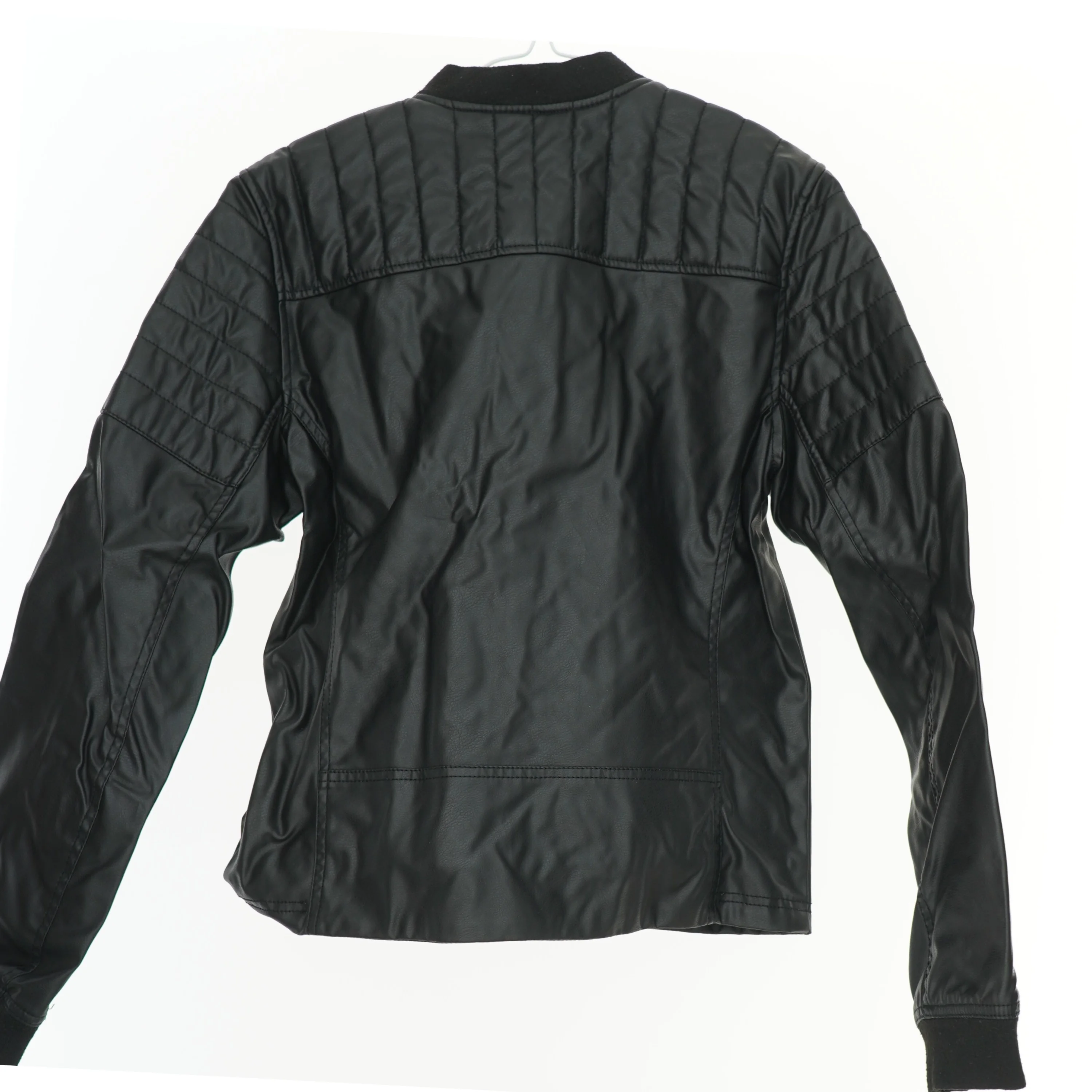 Sort Jakke fra H&M (str. 164)