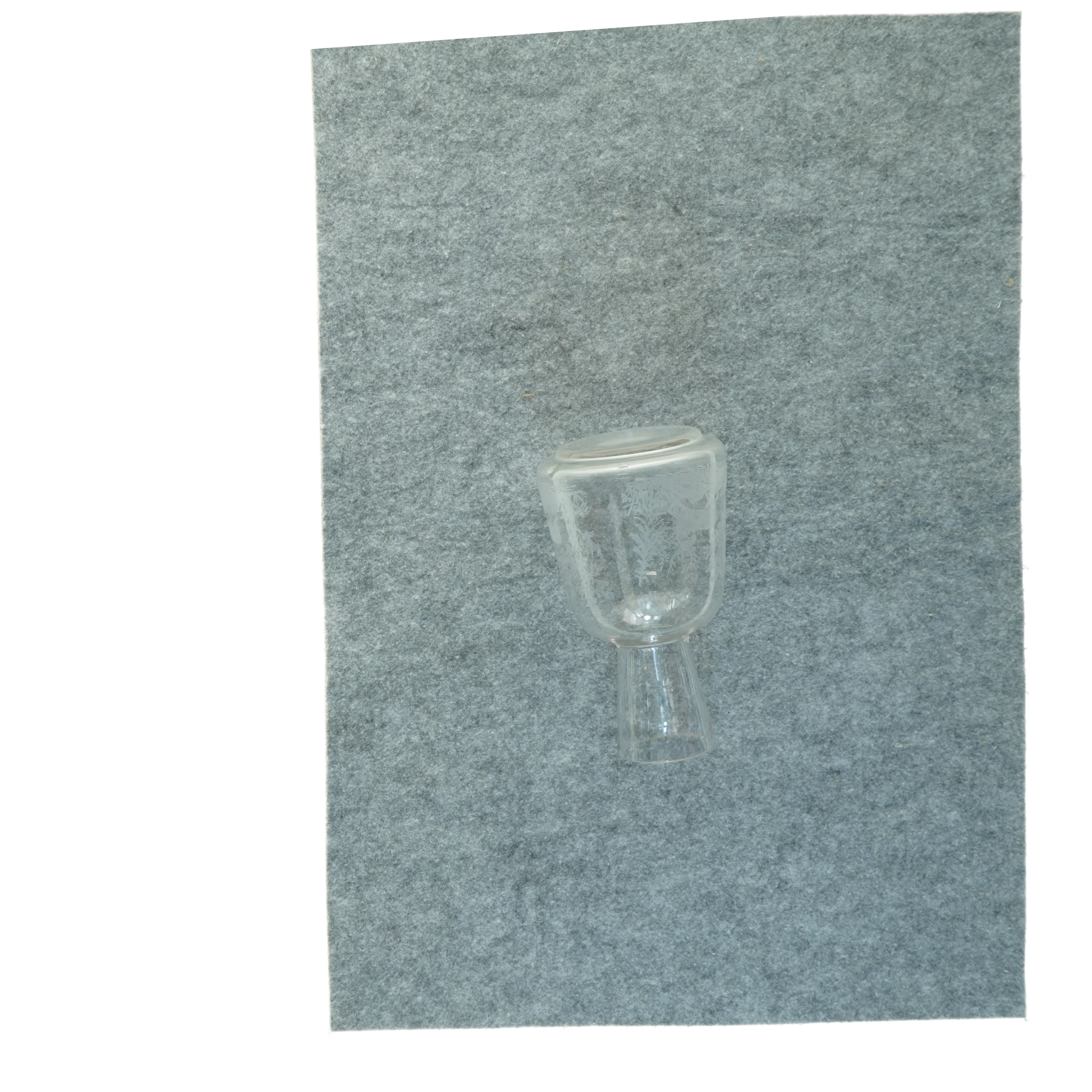 Vintage glasvase med sandblæst motiv (str. 11 x 18 cm)